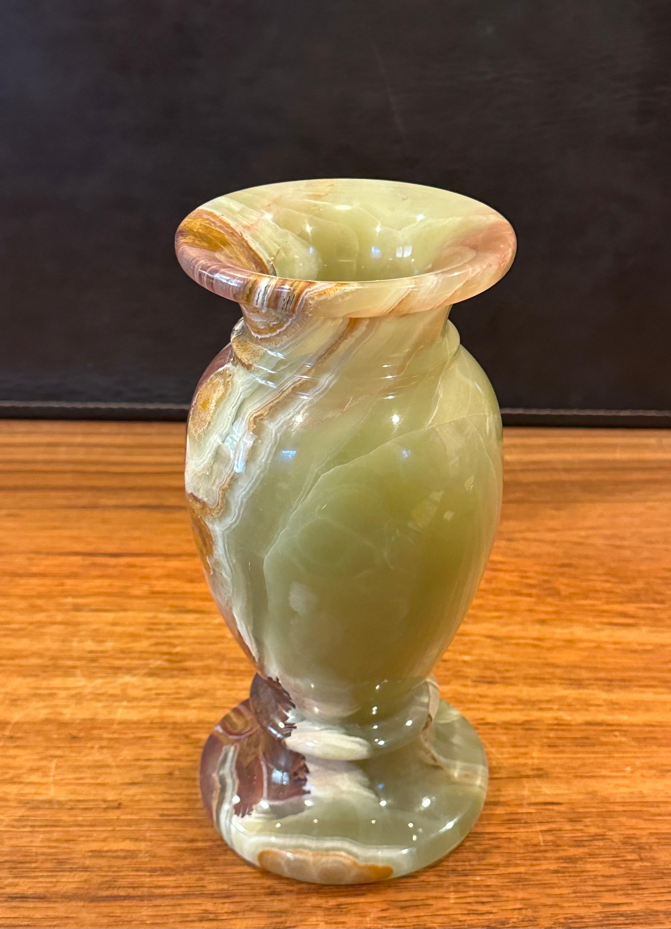 Vase en marbre italien post-moderne en vente 3