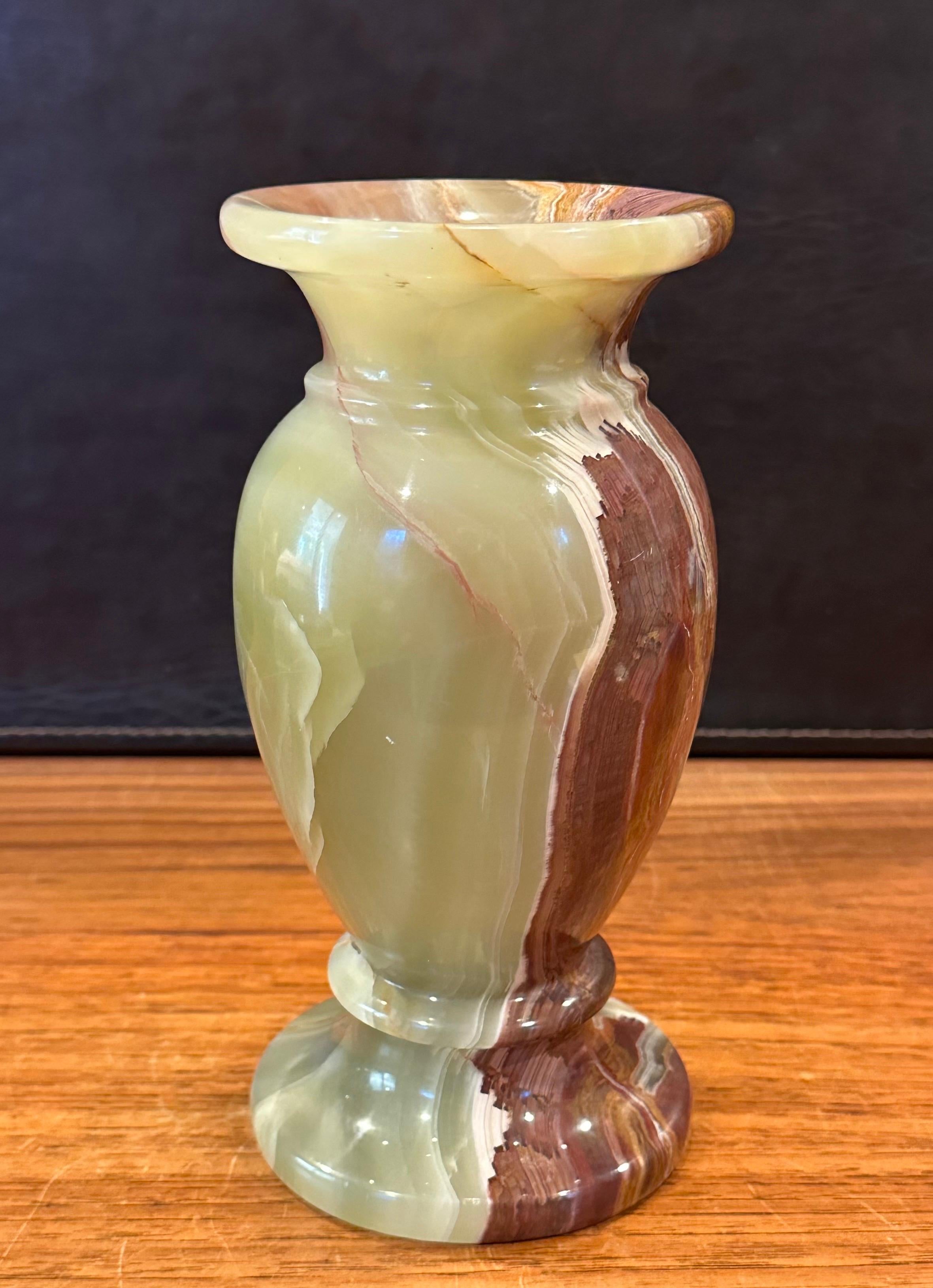 Vase en marbre italien post-moderne en vente 6