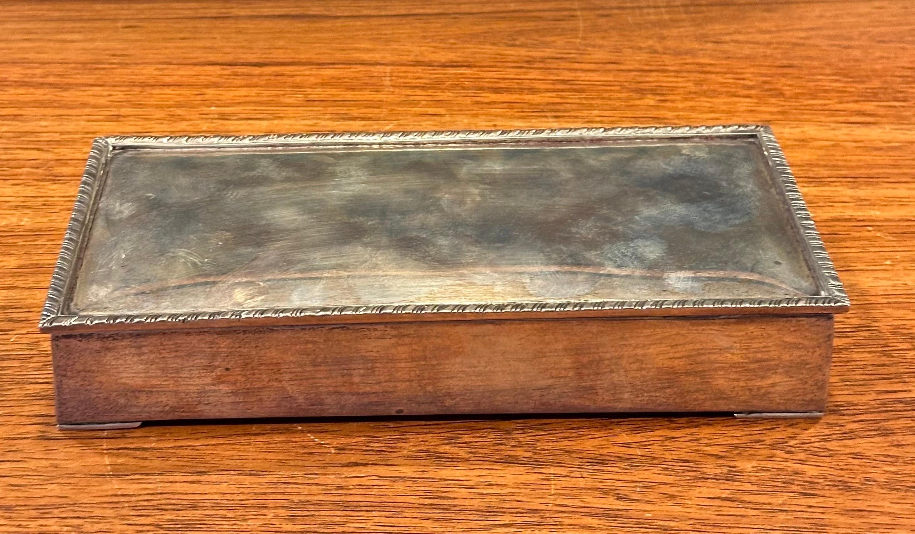 Portasigarette / Humidor d'epoca in argento Sterling in vendita 1