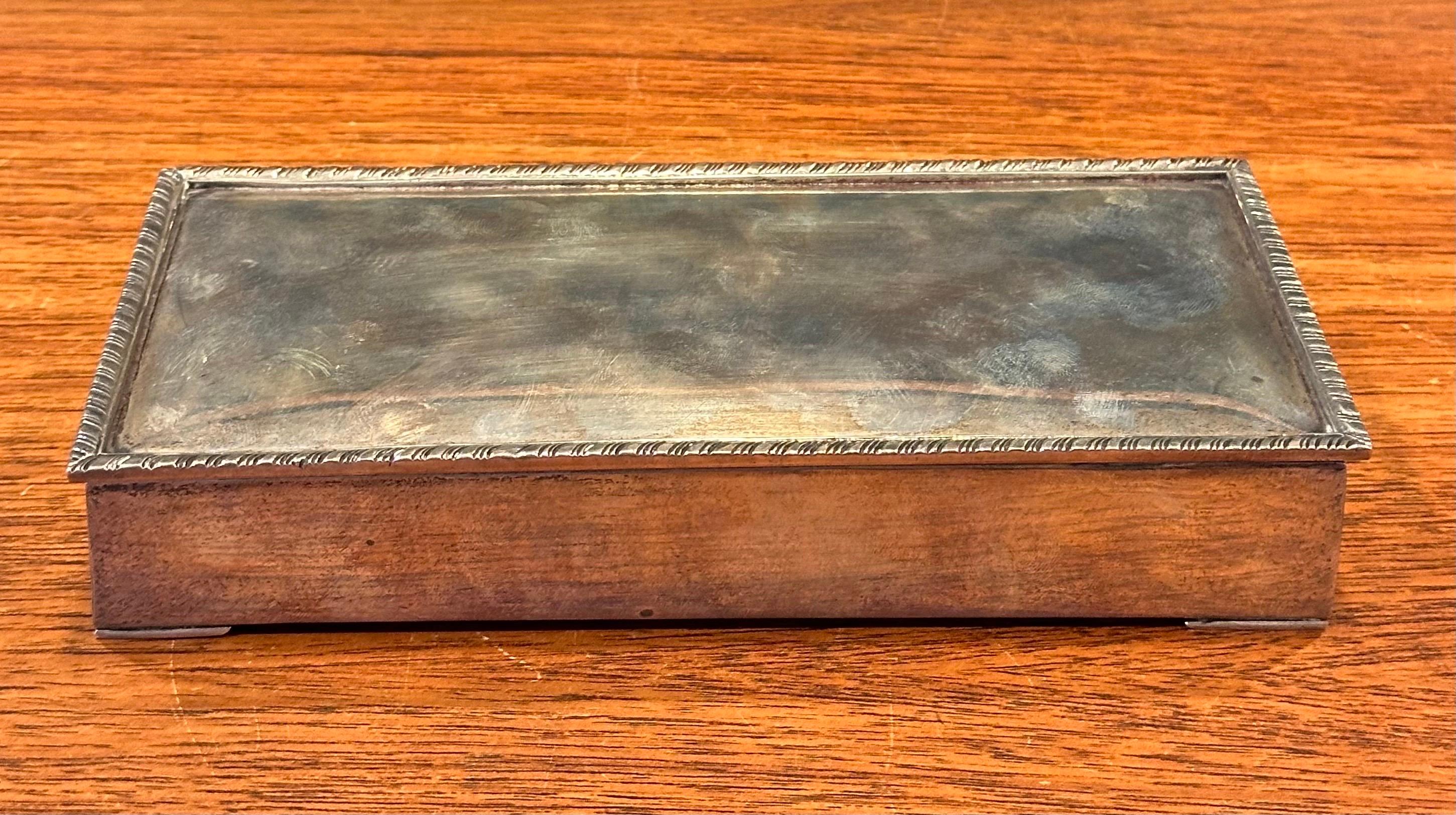 Portasigarette / Humidor d'epoca in argento Sterling in vendita 10