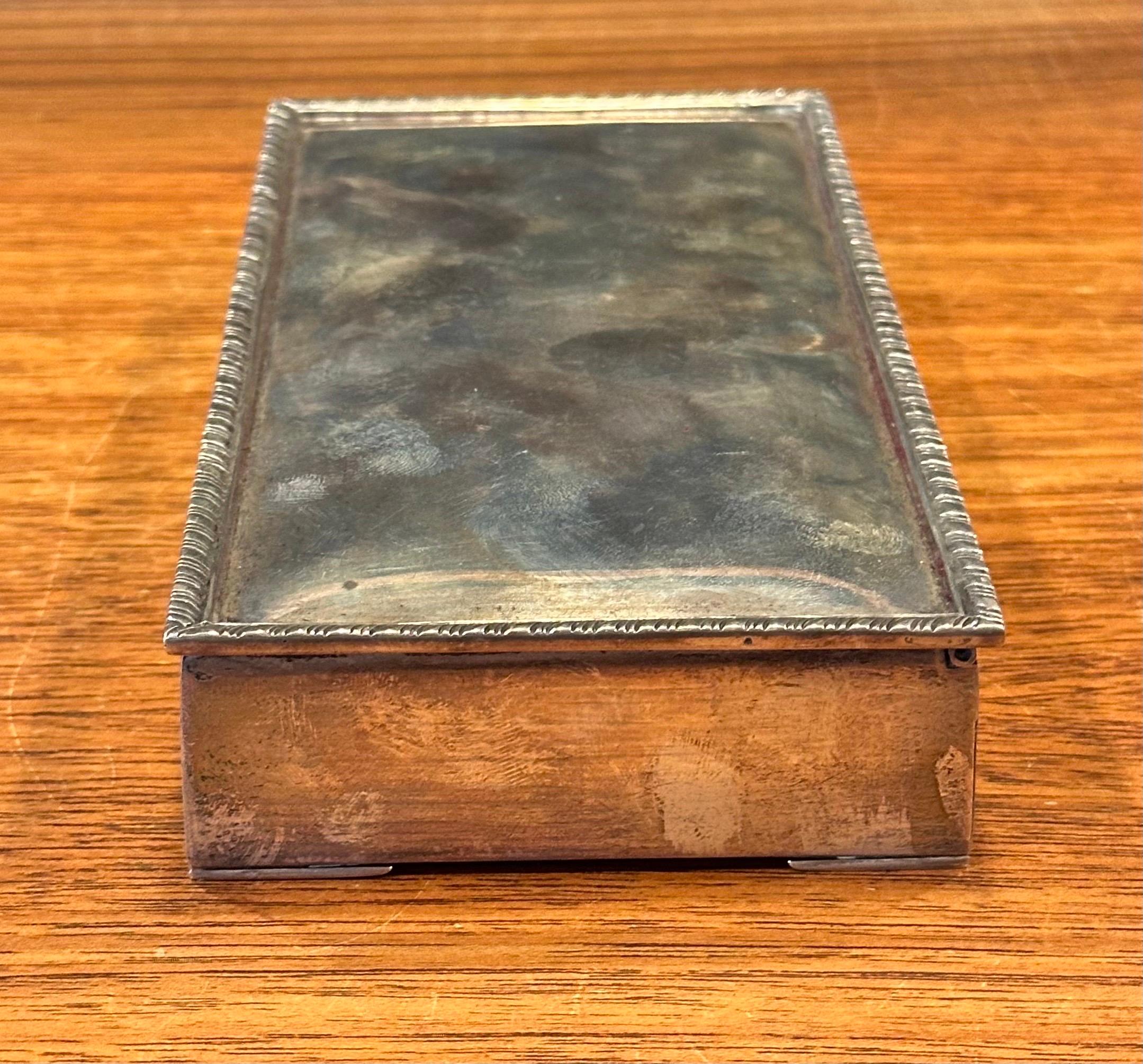 Portasigarette / Humidor d'epoca in argento Sterling in vendita 2