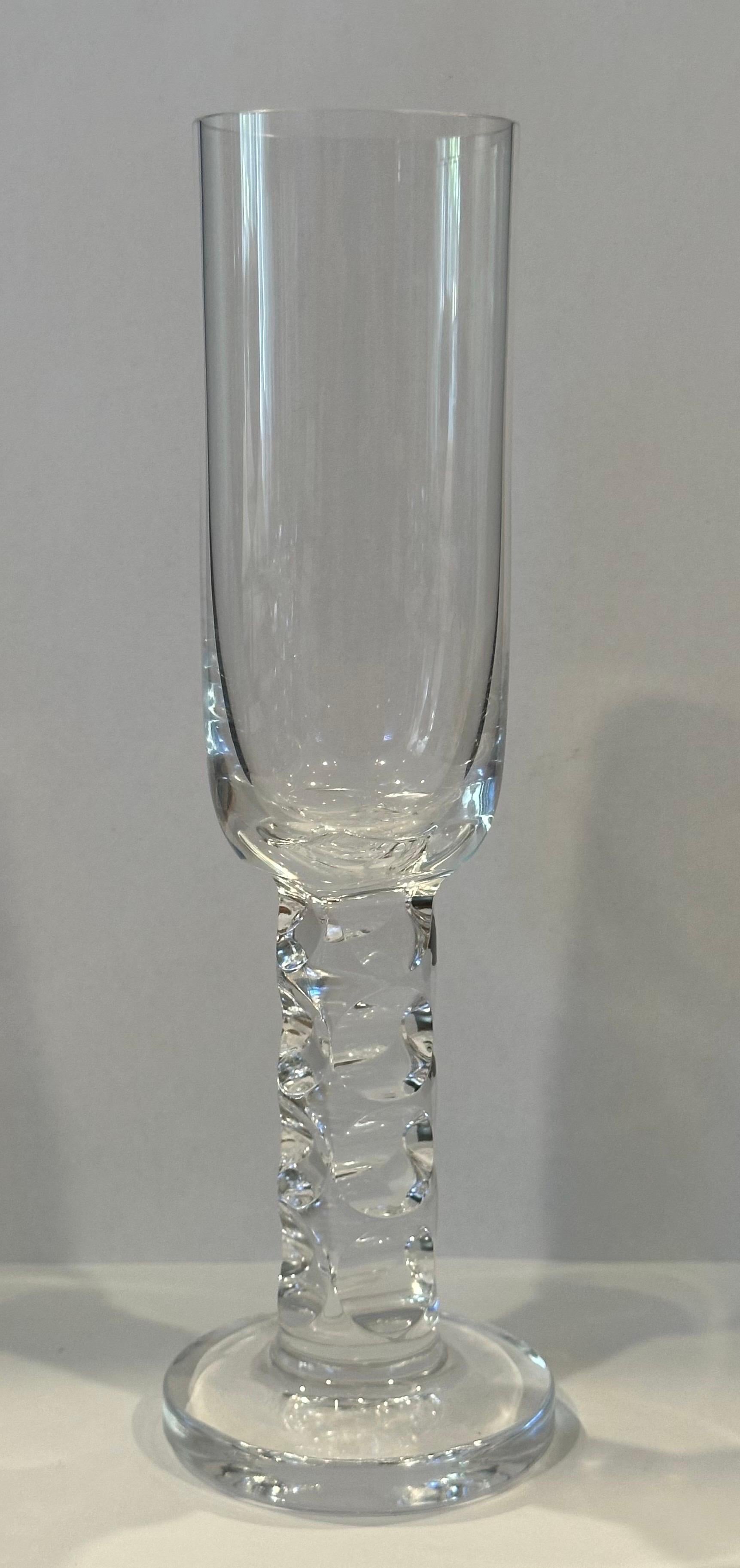 Elegant ensemble de quatre flûtes à champagne par Adolph Matura pour Moser en vente 3