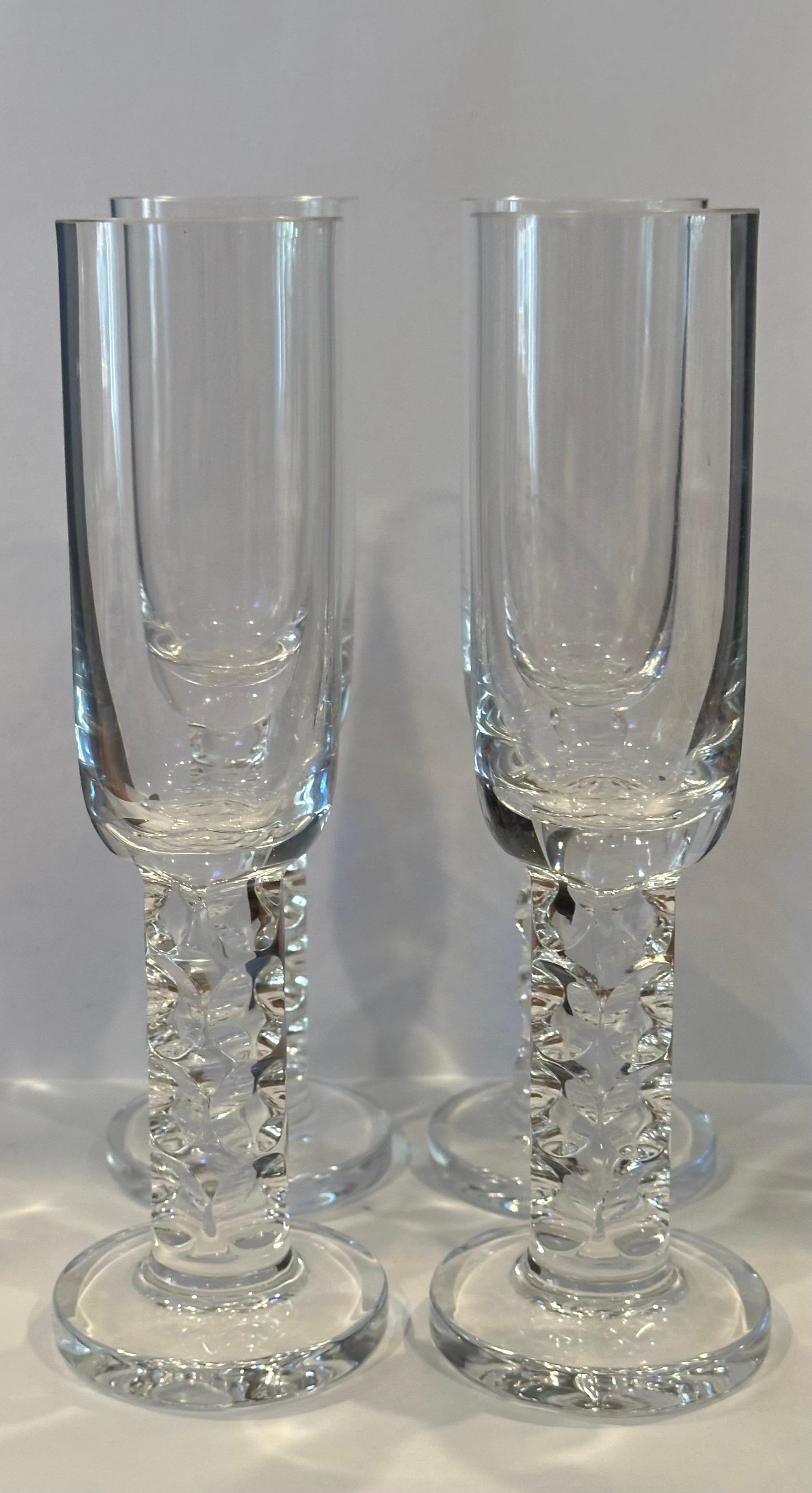 Cristal Elegant ensemble de quatre flûtes à champagne par Adolph Matura pour Moser en vente
