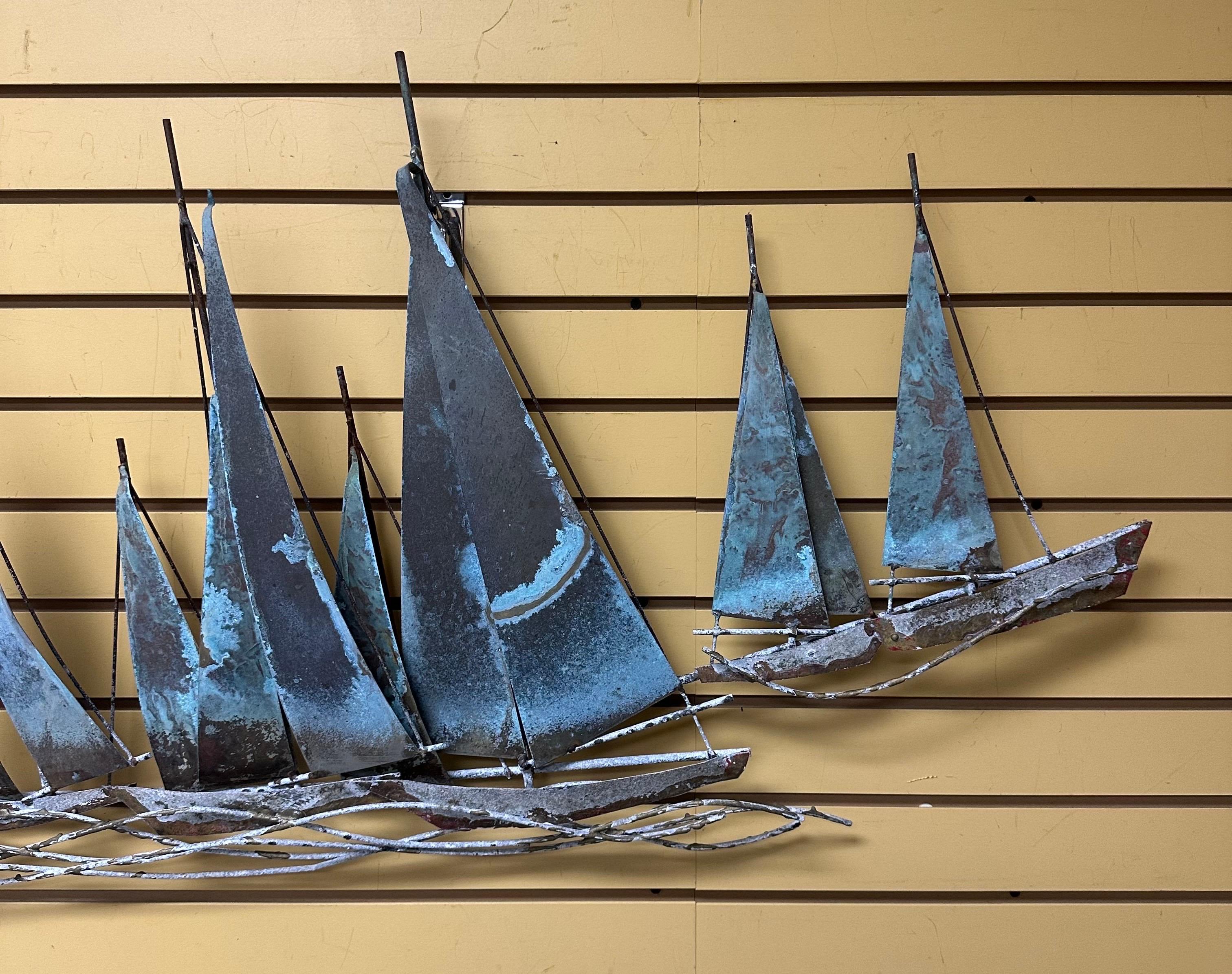 Segelboot-Regatta-Wandskulptur aus gemischtem Metall von C. Jere für Artisian House (Messing) im Angebot