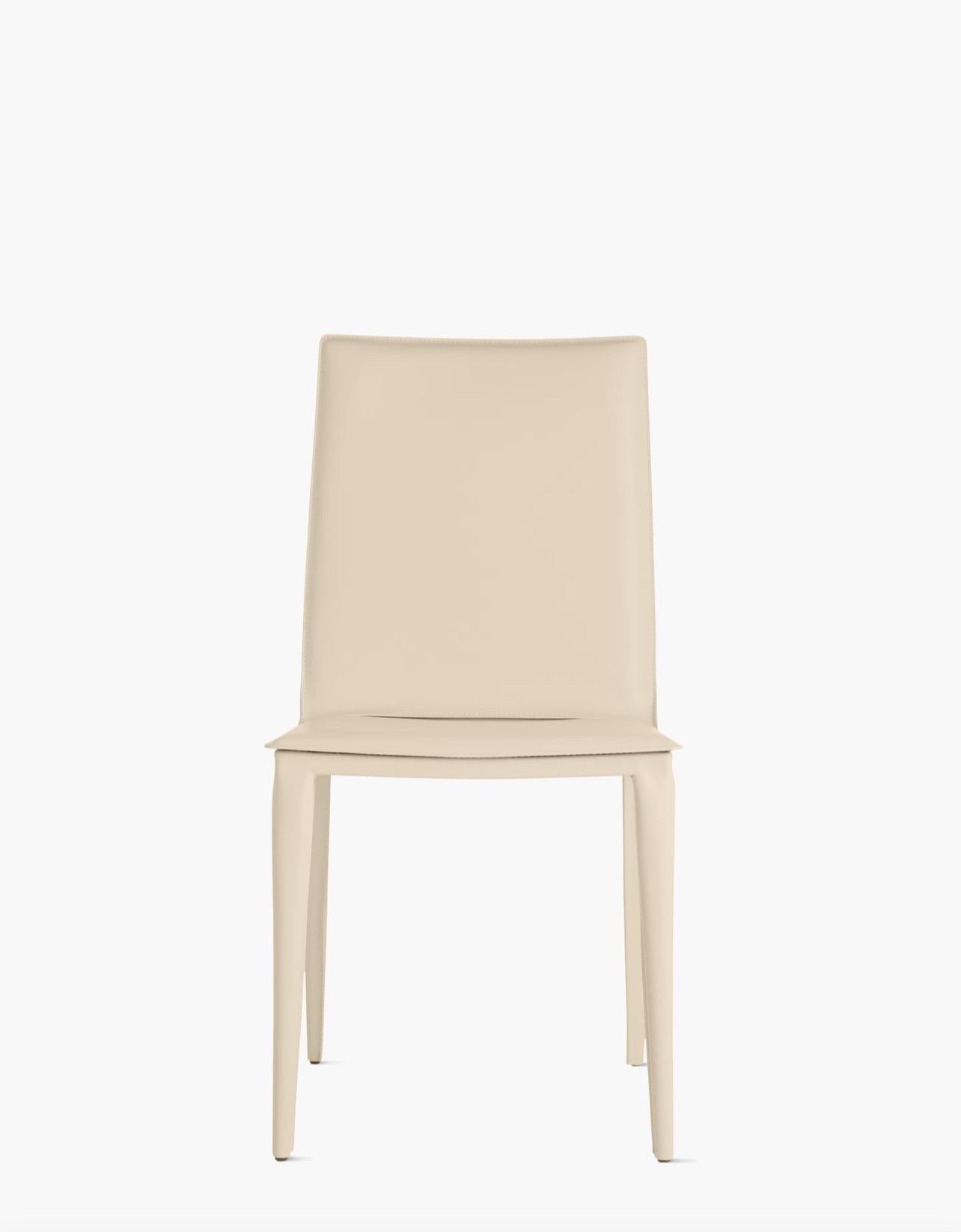 Coppia di sedie postmoderne in pelle crema Bottega Side Chair di Frag, Italia in vendita 2