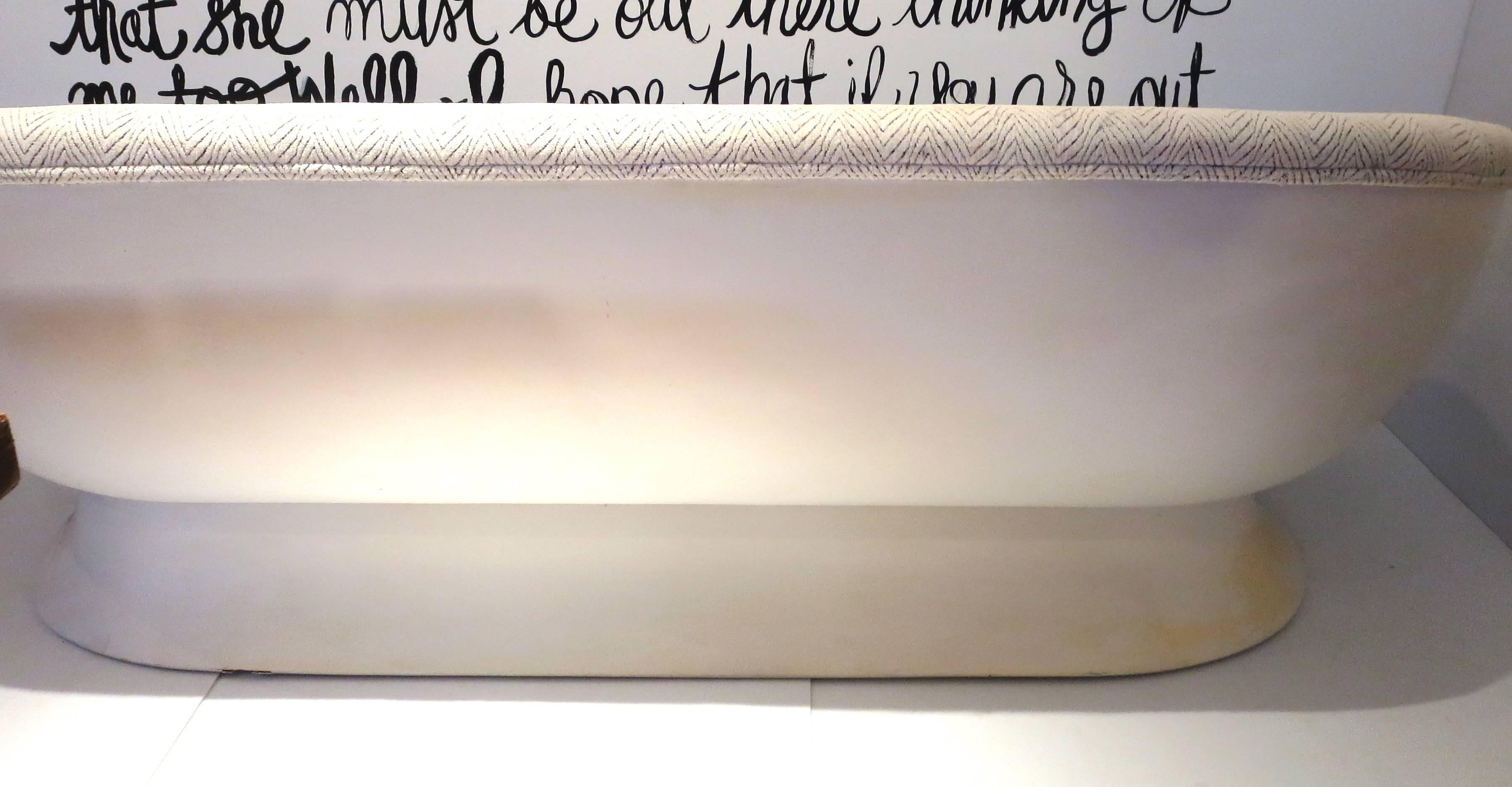 Striking 1960s White on Cream Fiberglass Sofa Space Age by Chromcraft In Good Condition In San Diego, CA