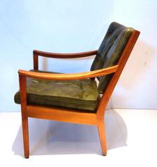 1950s American Modern Solid Walnut and Leather Wide Armchair by Gunlocke