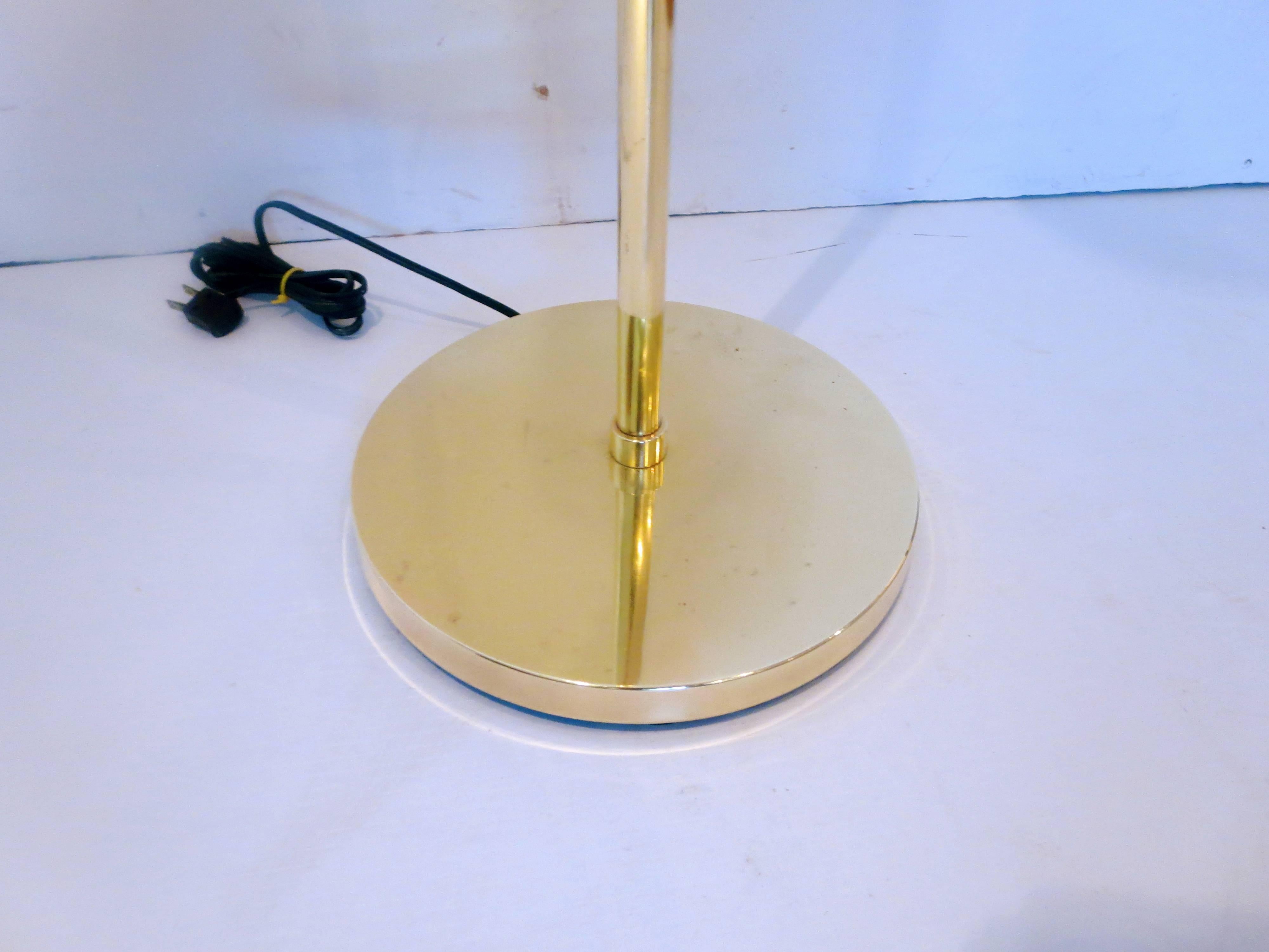 1970s Koch & Lowy Polished Brass Three-Tier Multidirectional Orb Floor Lamp In Good Condition In San Diego, CA