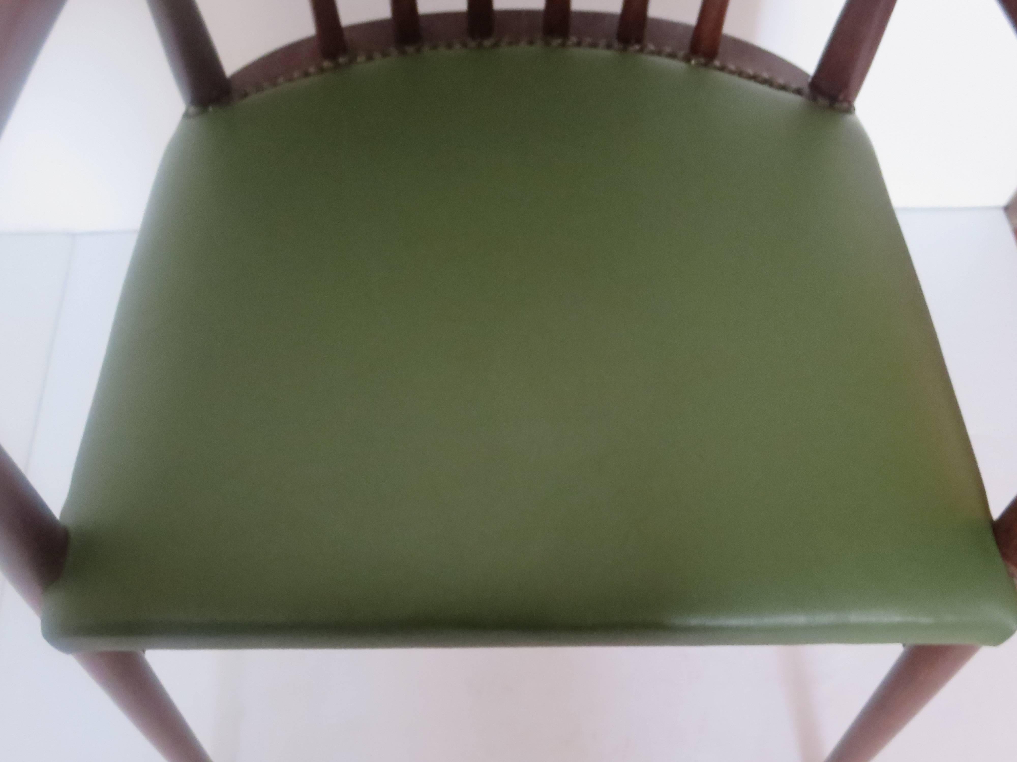 Danish Modern Windsor Style Spindle Back Armchair in Leather Seat In Excellent Condition In San Diego, CA