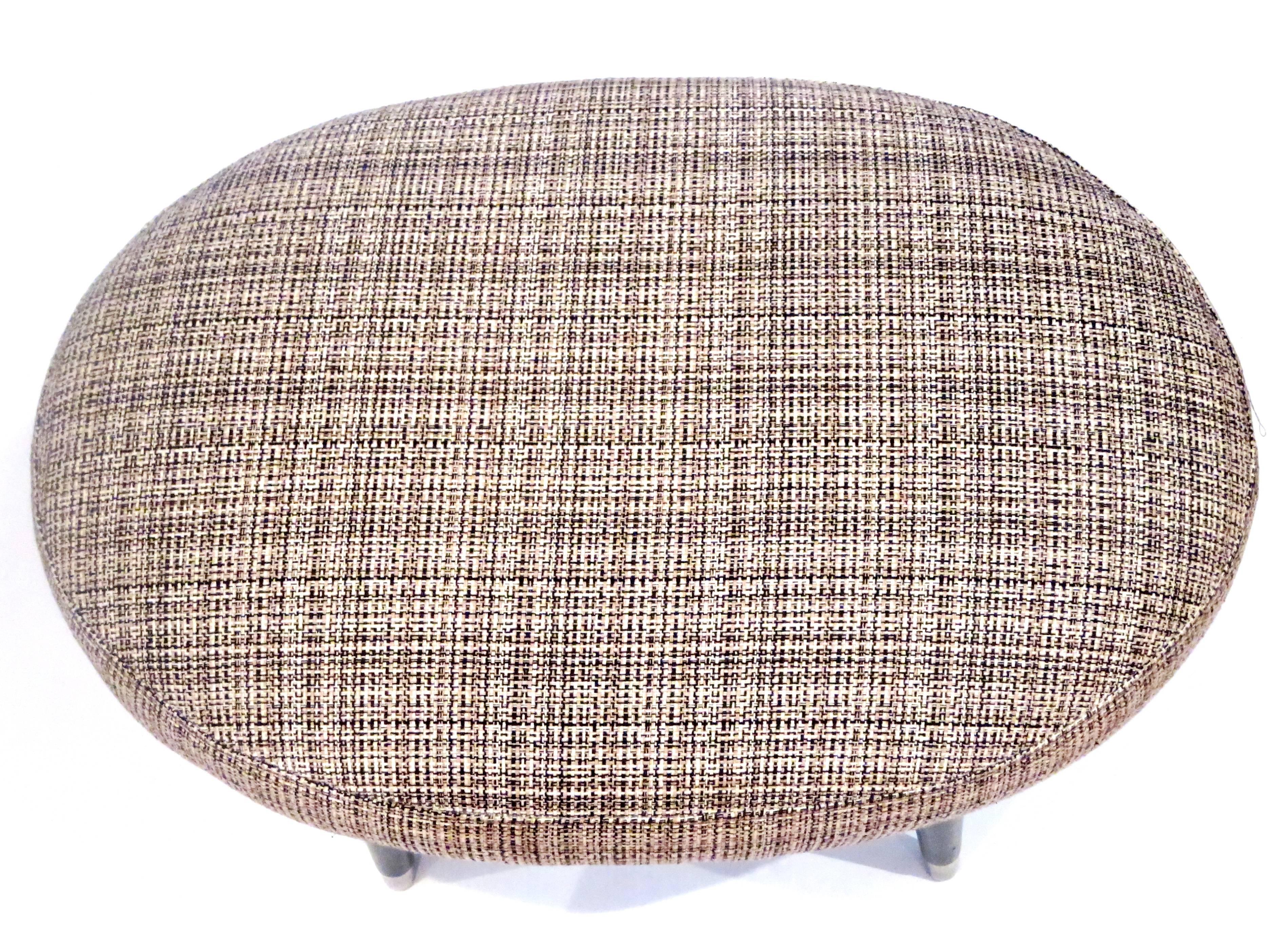 1950s Mid-Century Danish Modern Oval Tweed Foot Stool Ottoman In Excellent Condition In San Diego, CA