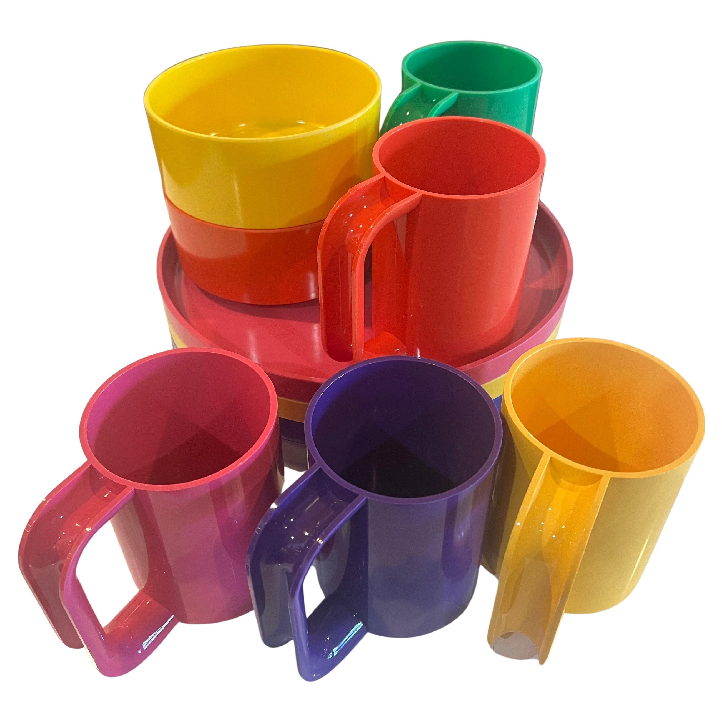 Space Age años 70 Heller de Massimo Vignelli Juego mixto 4 platos, 5 tazas, 2 cuencos