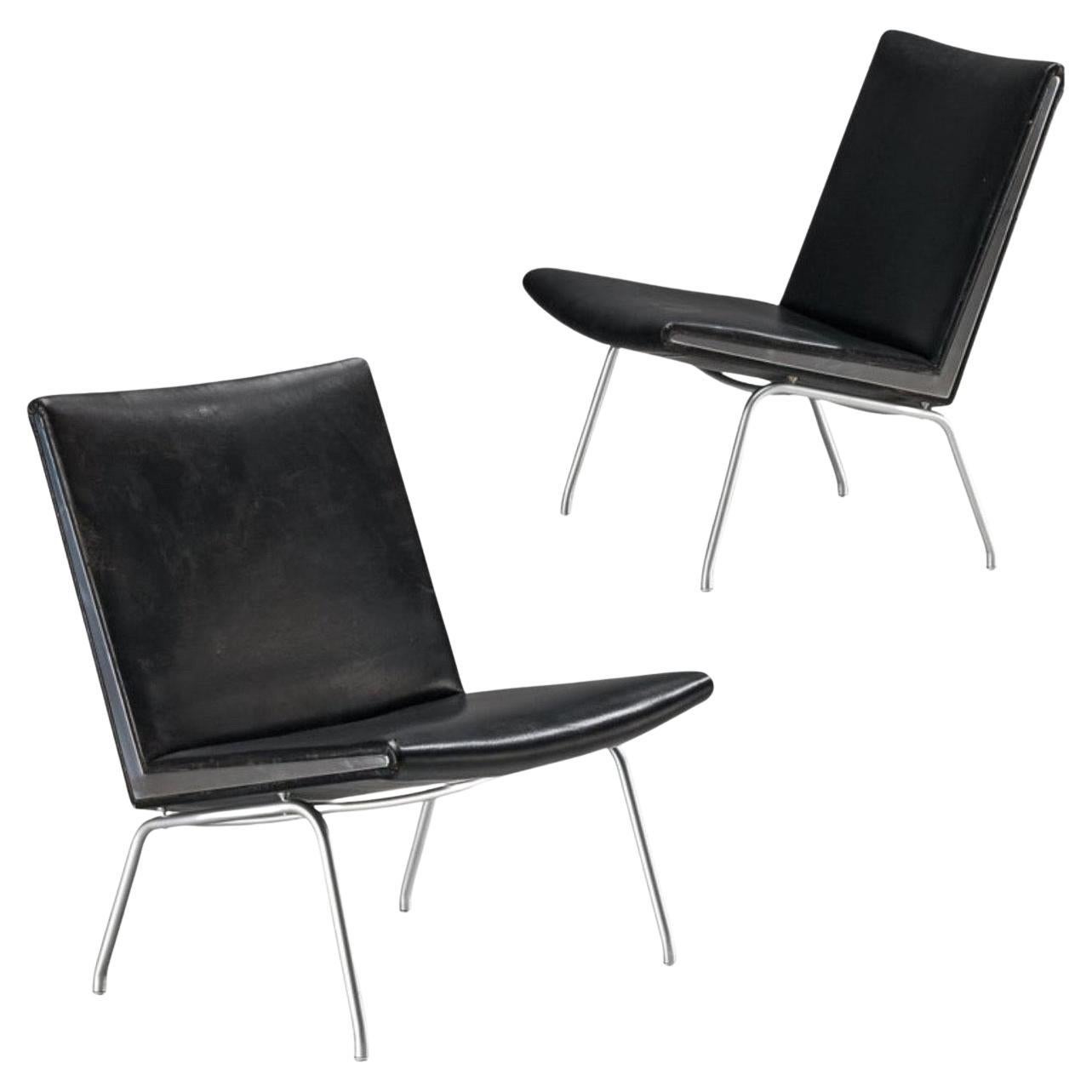 Ensemble de 2 chaises pantoufles d'aéroport de Hans Wegner pour AP 39 Stolen en cuir et acier en vente