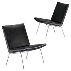Set of 2 Airport Sliper Chairs by Hans Wegner for AP 39 Stolen Leather & Steel