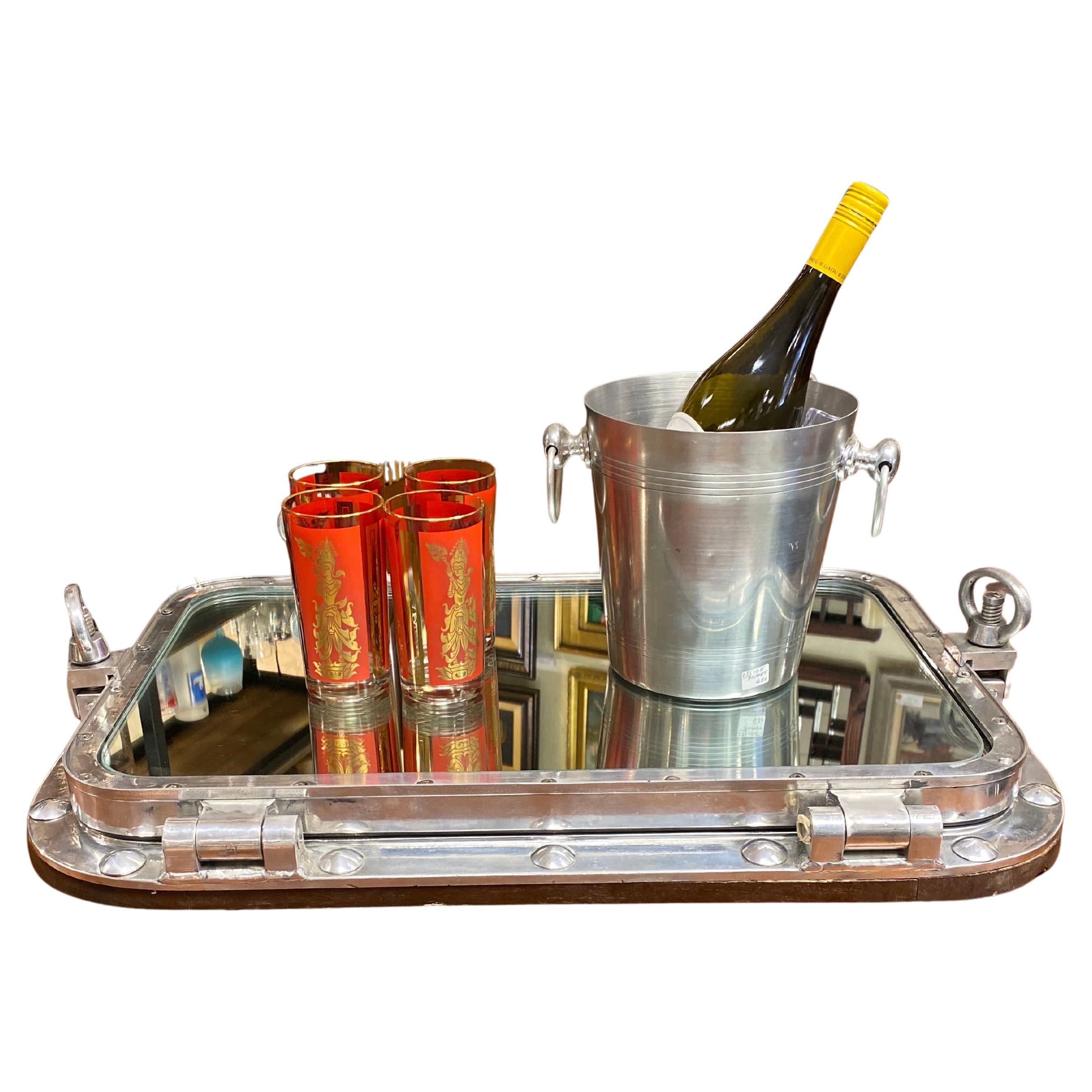 What is a serving tray used for?
