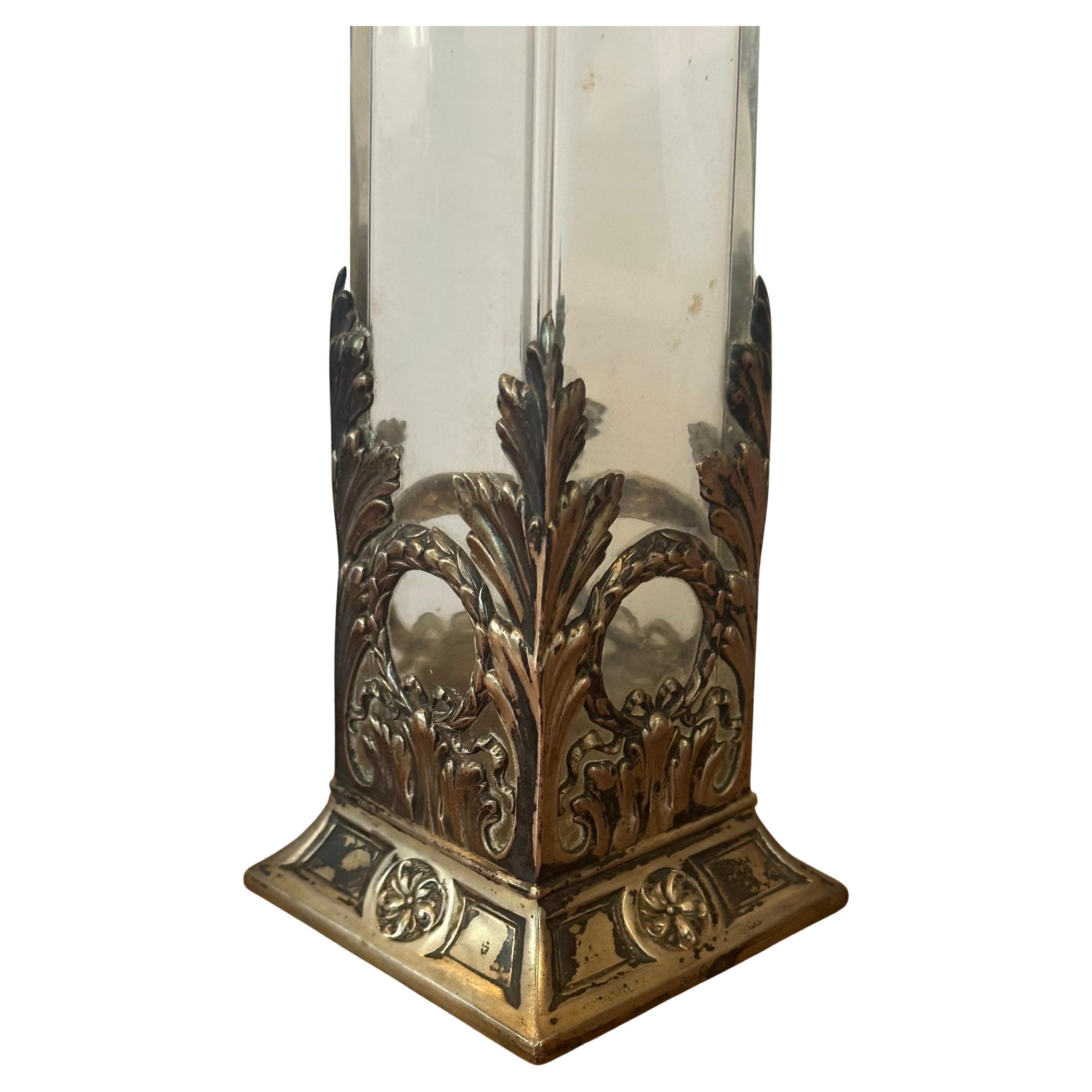 Vaso a bocciolo in vetro Art Nouveau e argento .800 sovrapposto In condizioni buone in vendita a San Diego, CA