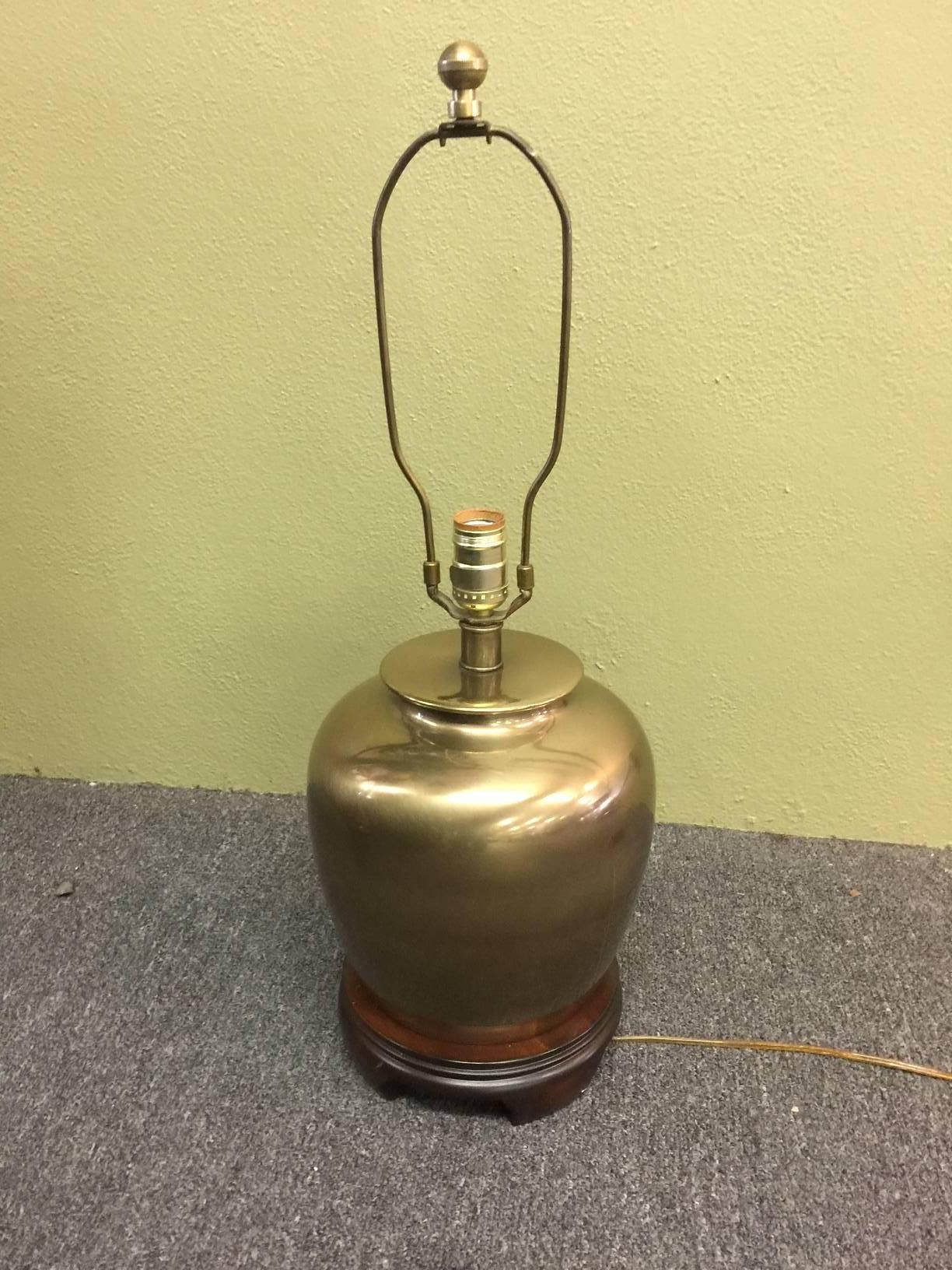 Pair of Mid-Century Brass Ginger Jar Style Table Lamps In Good Condition In San Diego, CA
