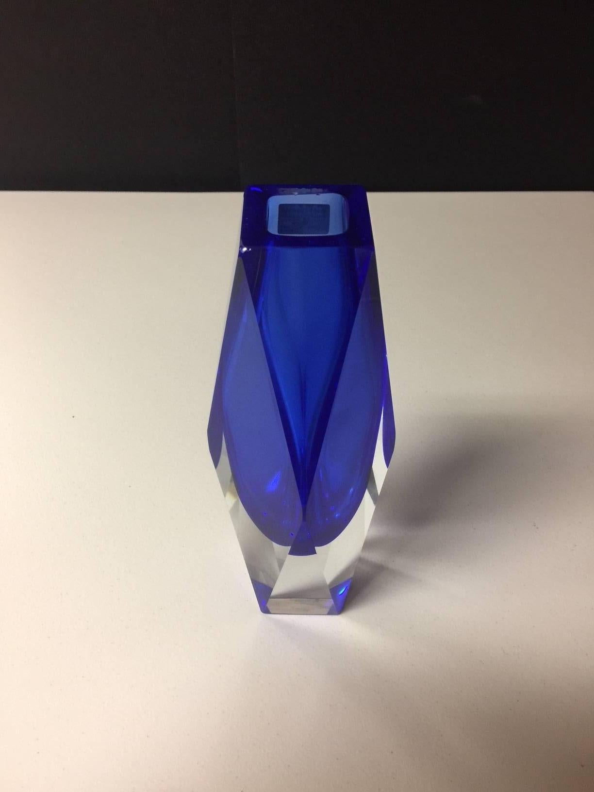 Stunning Murano Glass Sommerso Faceted Vase by Mandruzzato 2