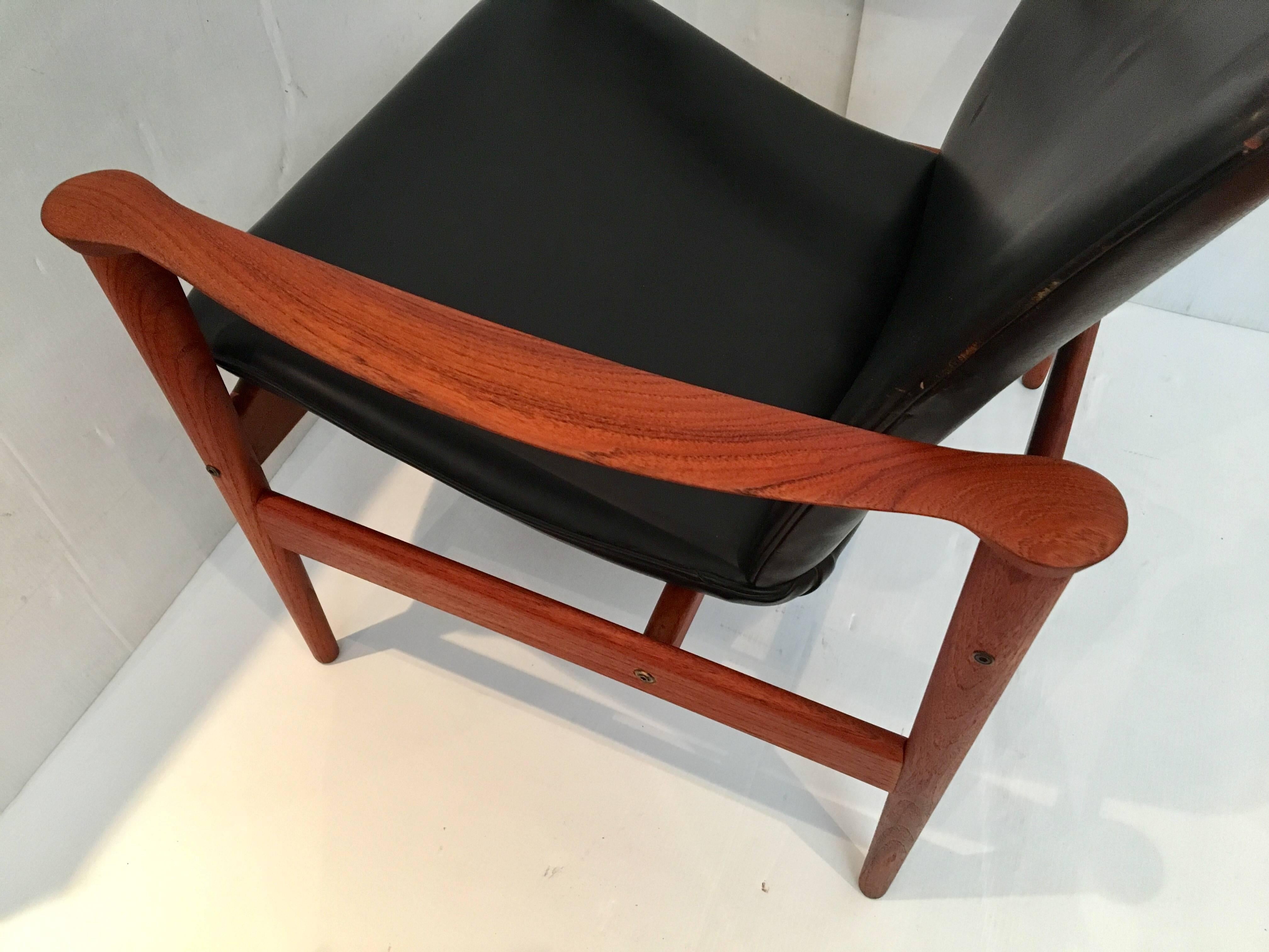 Lounge Club Chair by Fredrik Kayser in Teak and Leather Model 711 In Excellent Condition In San Diego, CA