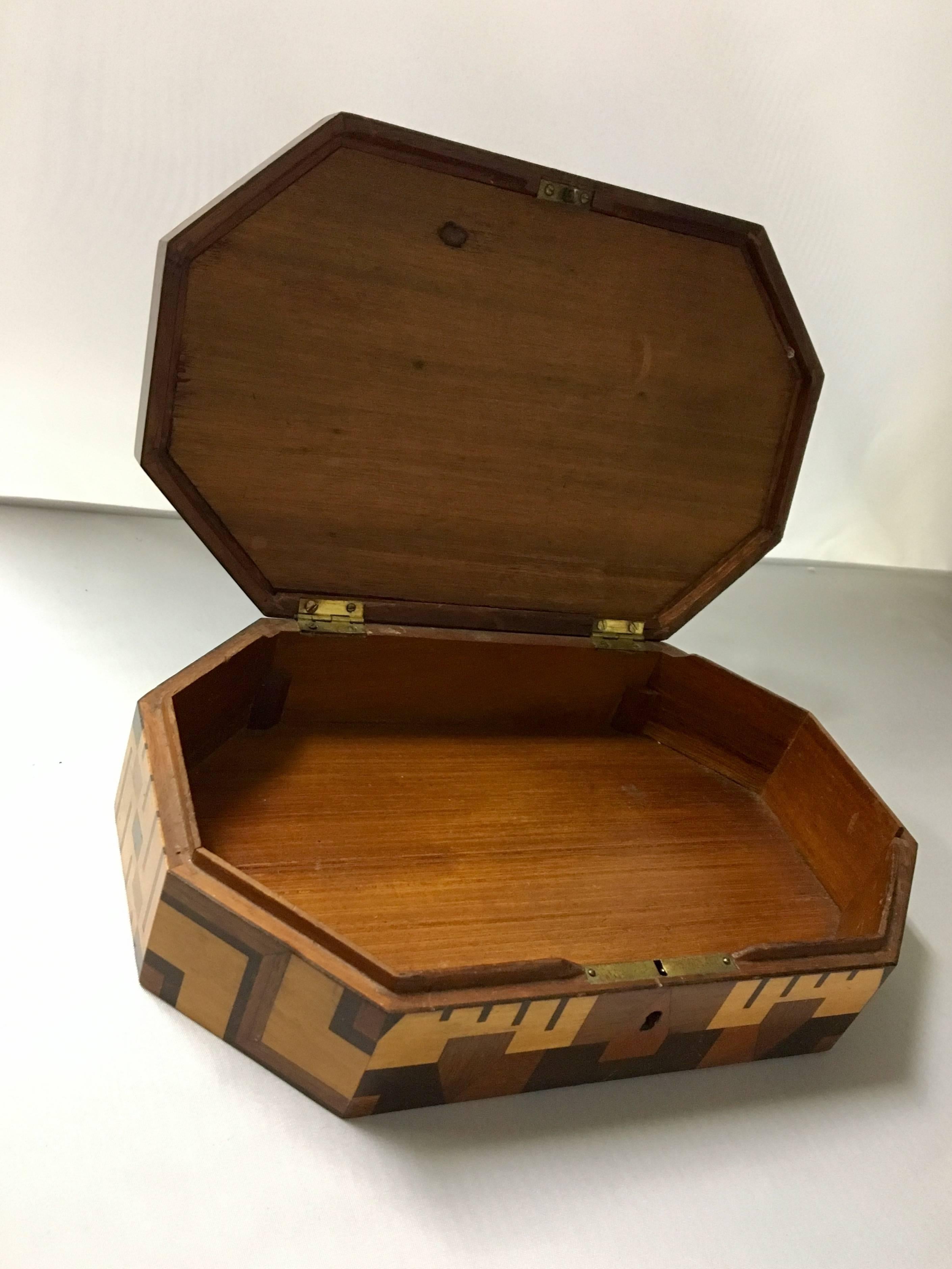 Unique Brazilian Inlaid Marquetry Wood Box In Good Condition In San Diego, CA