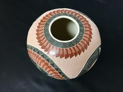 Mata Ortiz Pottery Vase / Olla by Hector Quintana Cobra