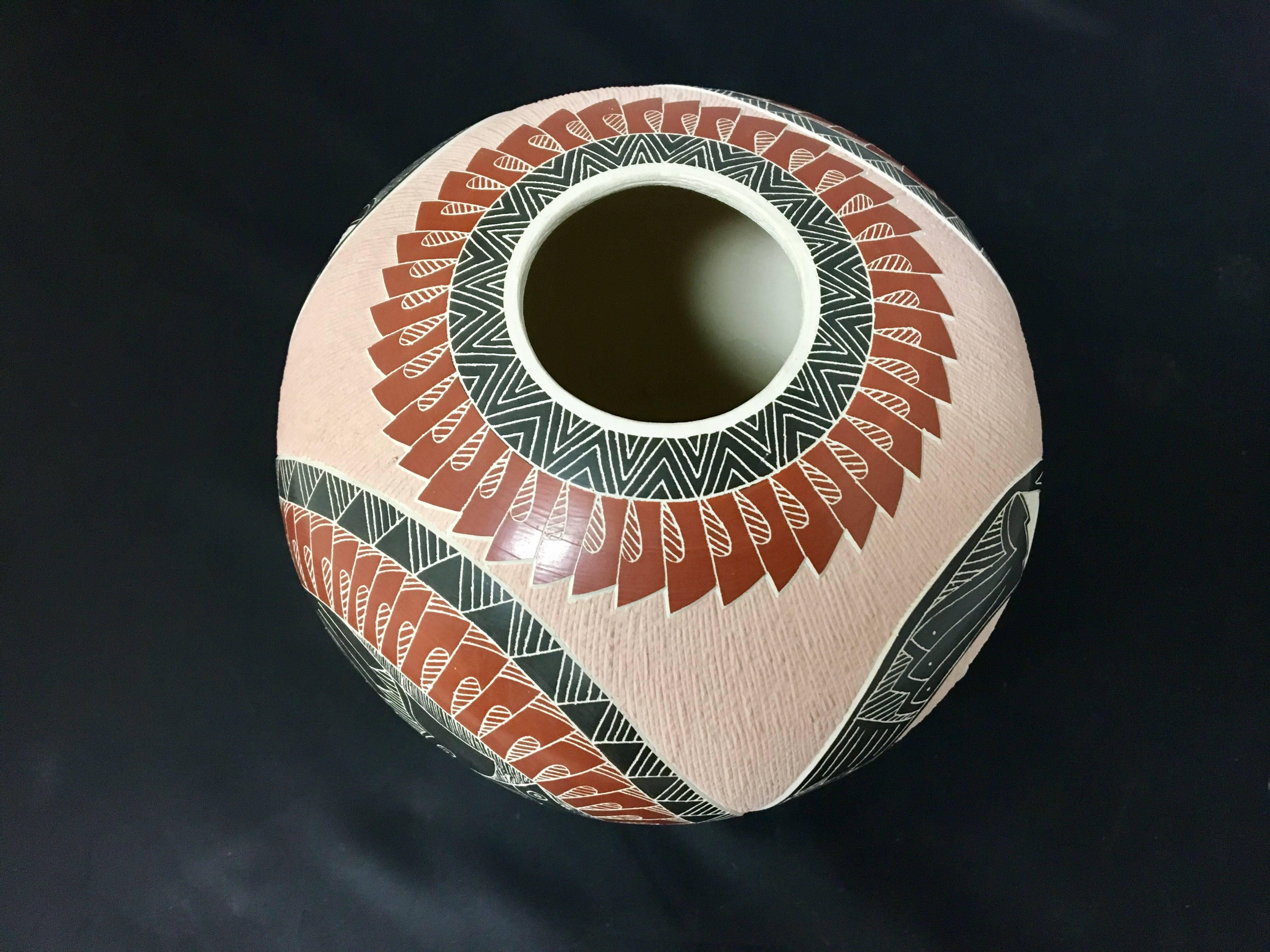 20th Century Mata Ortiz Pottery Vase / Olla by Hector Quintana Cobra