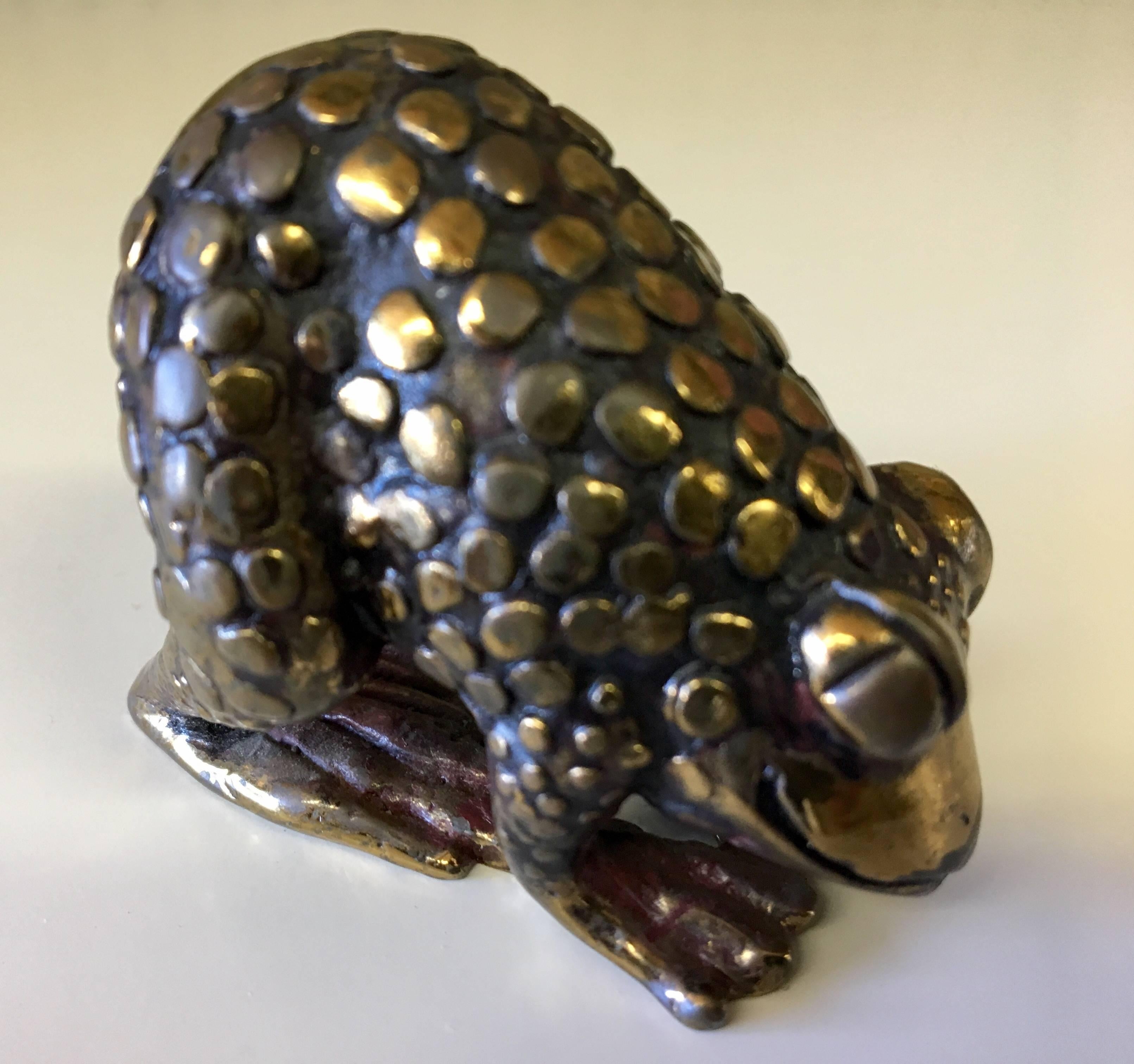 bronze frog sculpture