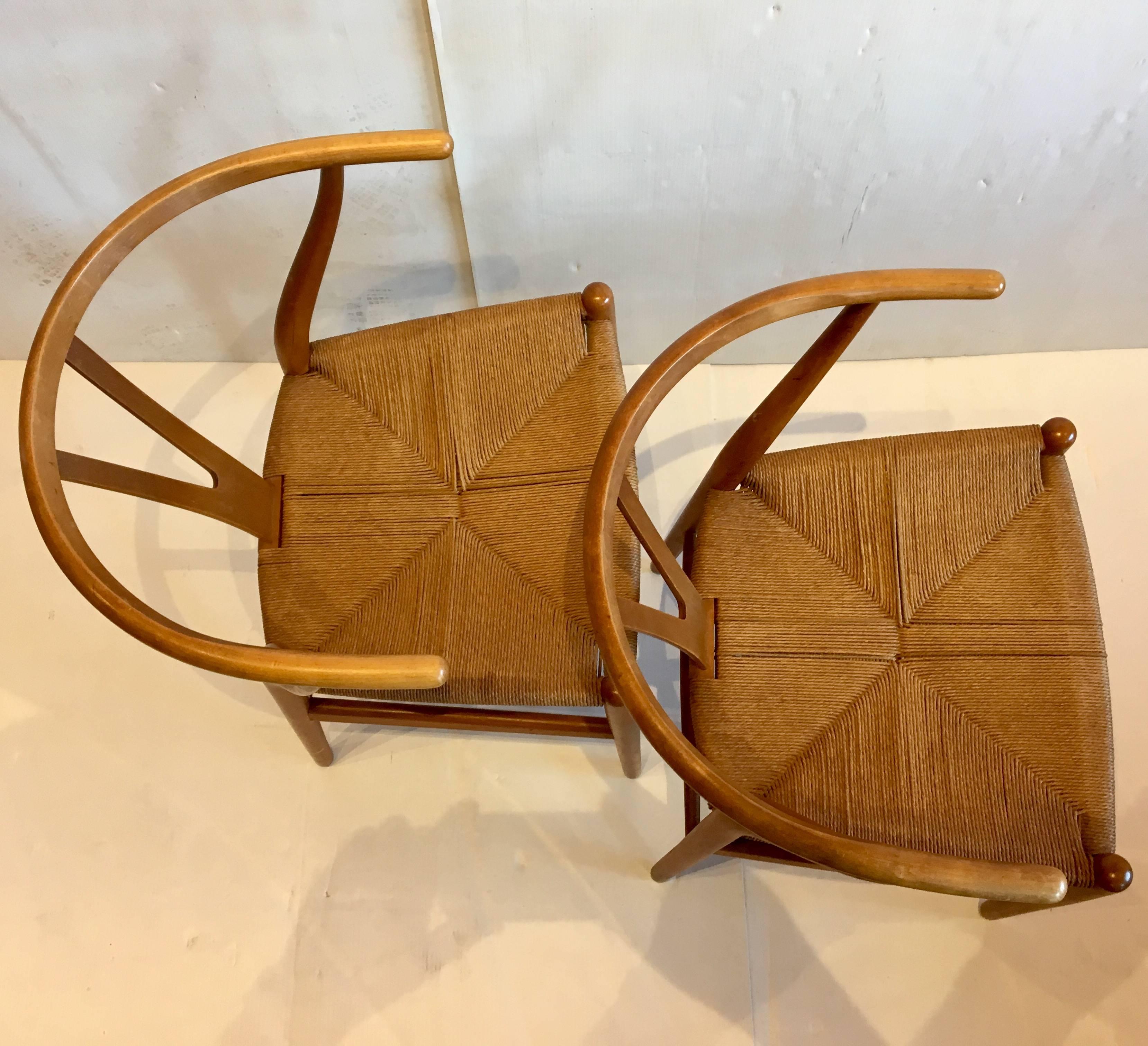 Pair of Danish Modern Hans Wegner Wishbone Chairs by Carl Hansen & Son In Excellent Condition In San Diego, CA