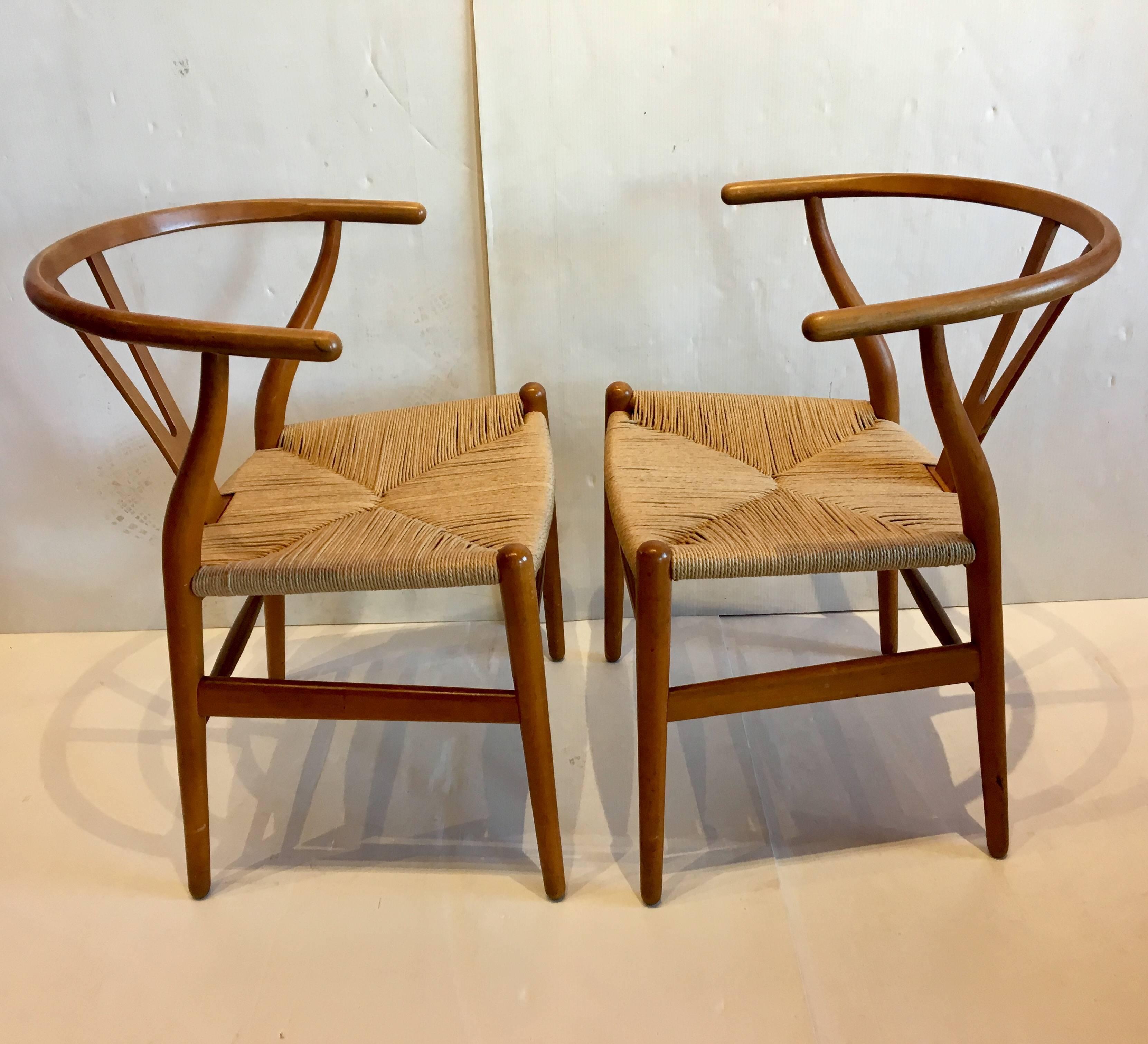 Pair of Hans Wegner Wishbone Chairs Danish Modern In Excellent Condition In San Diego, CA