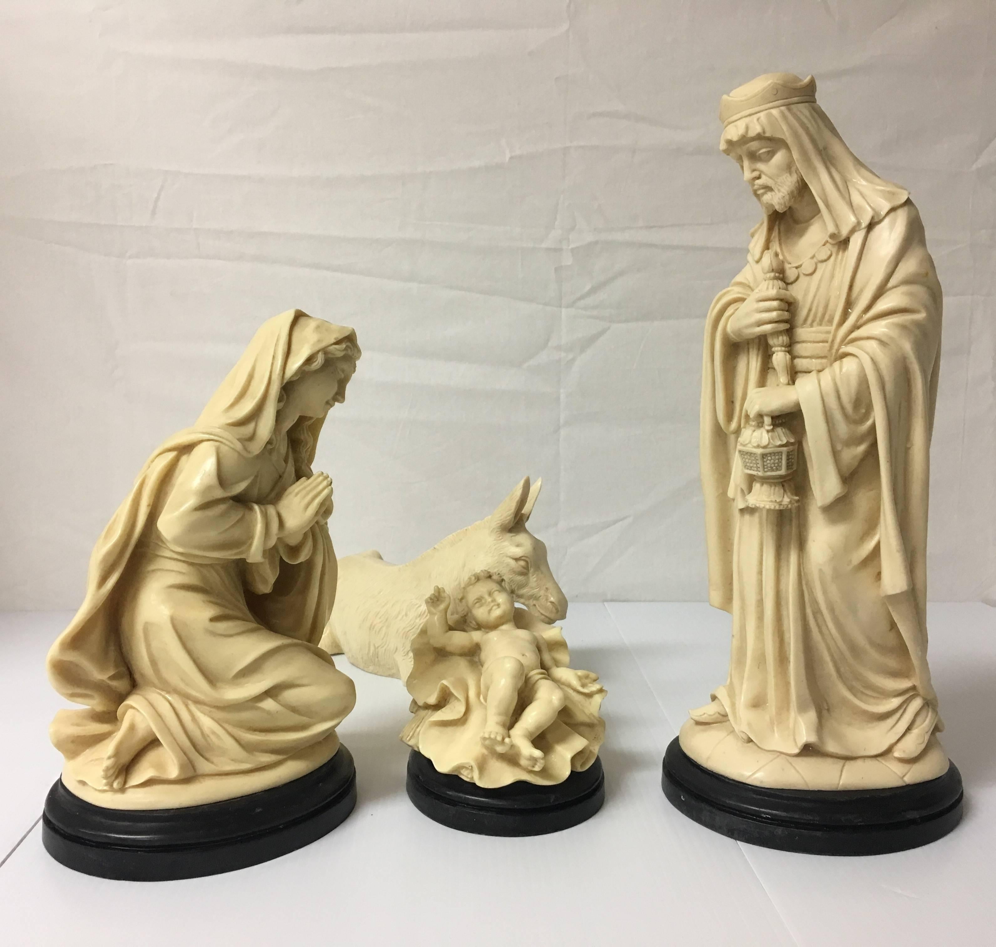 Neoclassical Beautiful Vintage Italian Nativity Set in Resin Signed by G. Ruggeri for Bianchi