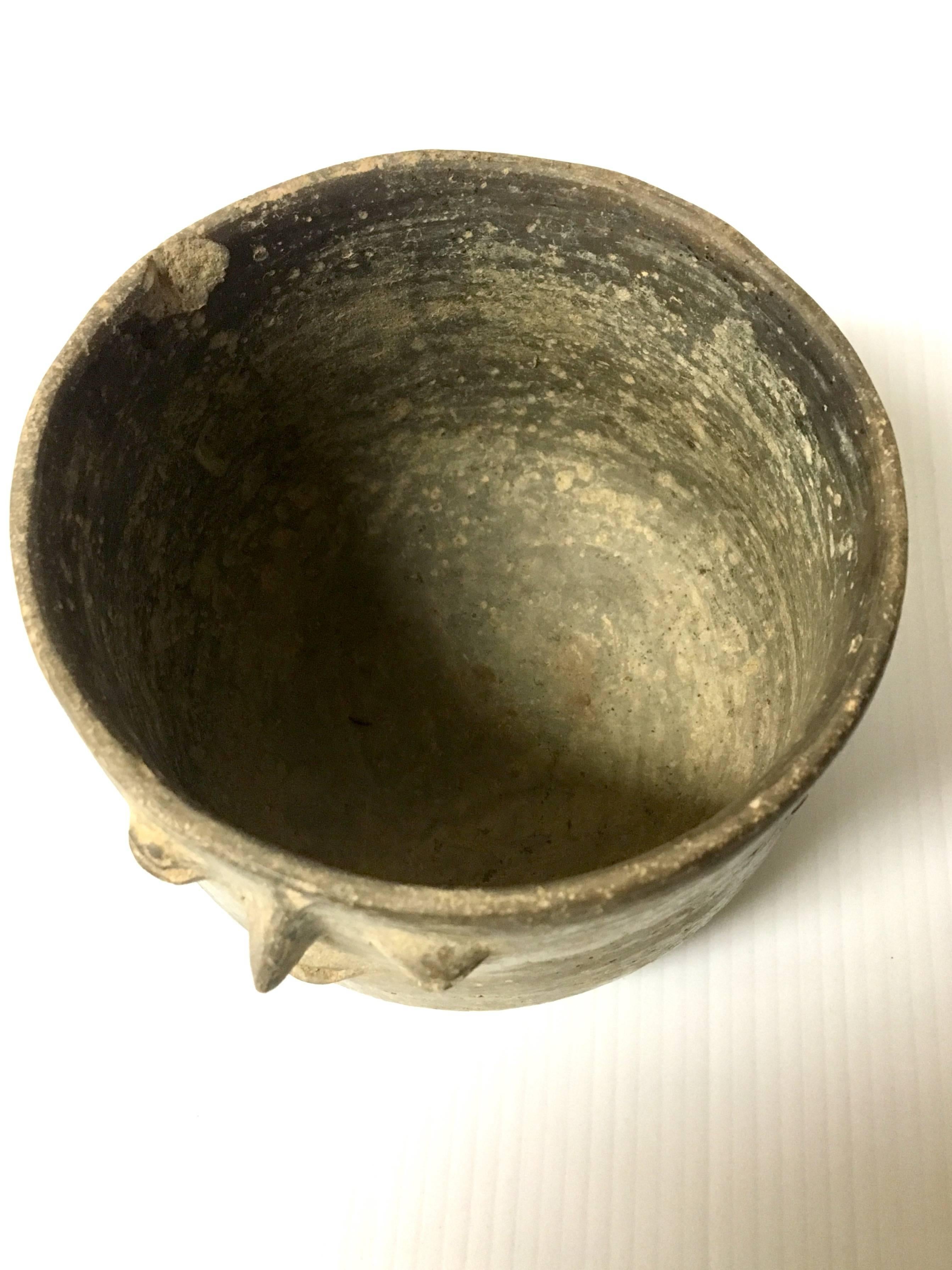 Inconnu Vase ancien unique en poterie tribale africaine faite à la main en vente