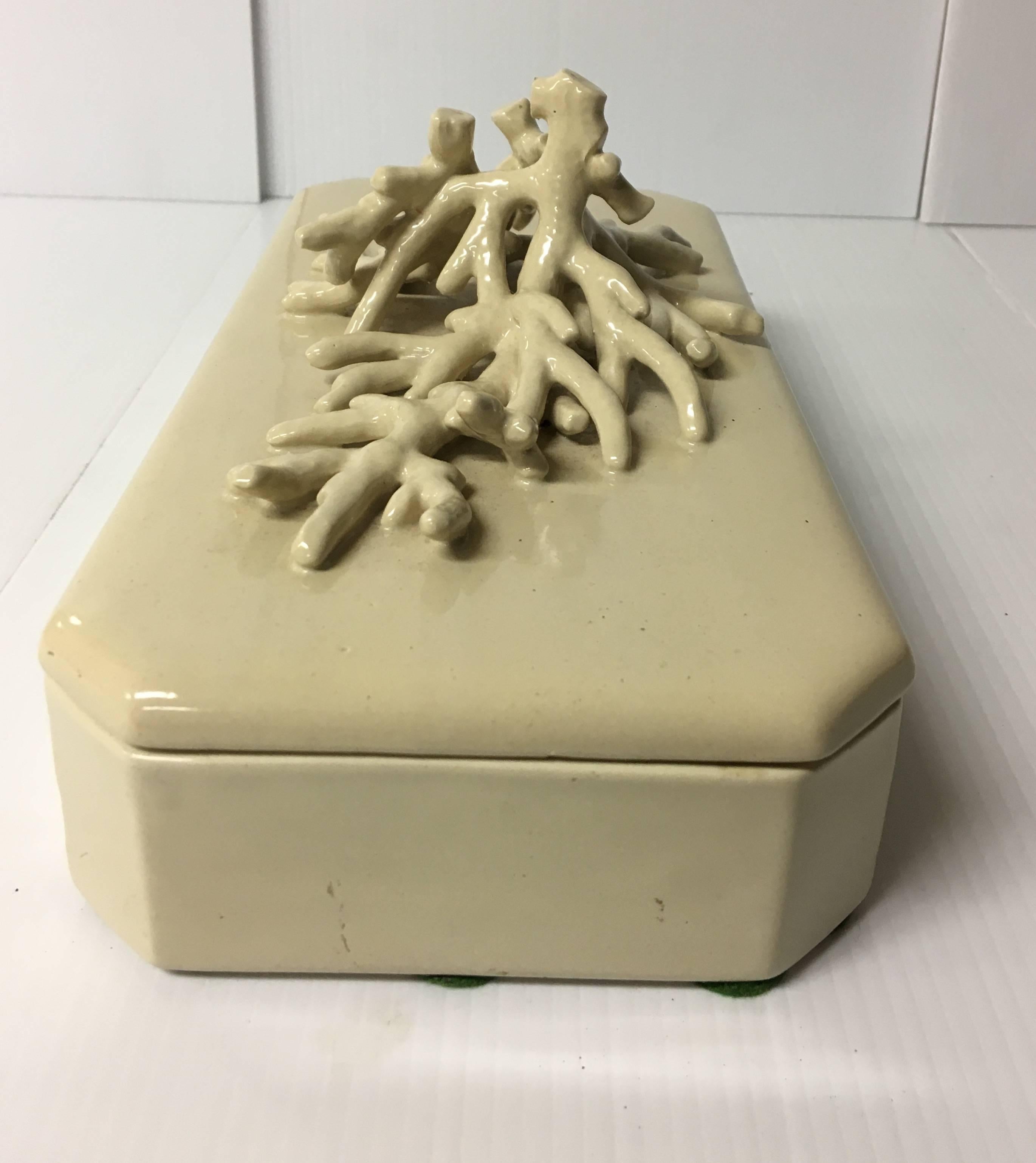 Exquisite handmade Italian porcelain jewelry / trinket box by Paul Hanson, Co., circa 1970s. Very fun piece with a molded faux coral handle. Excellent condition, no chips, cracks or crazing.  #223