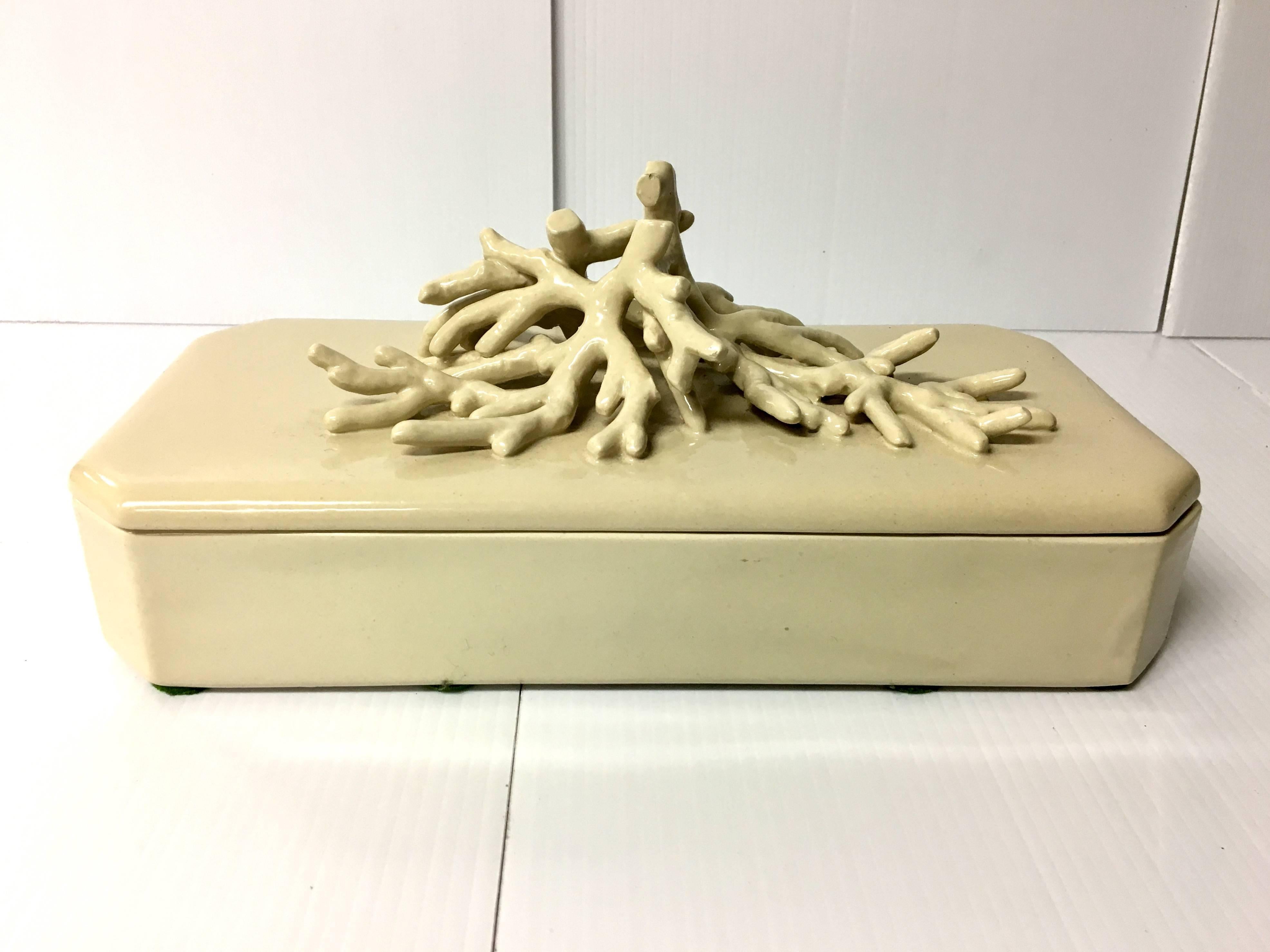 Handmade Italian Porcelain Jewelry Box with Faux Coral Handle by Paul Hanson In Excellent Condition For Sale In San Diego, CA