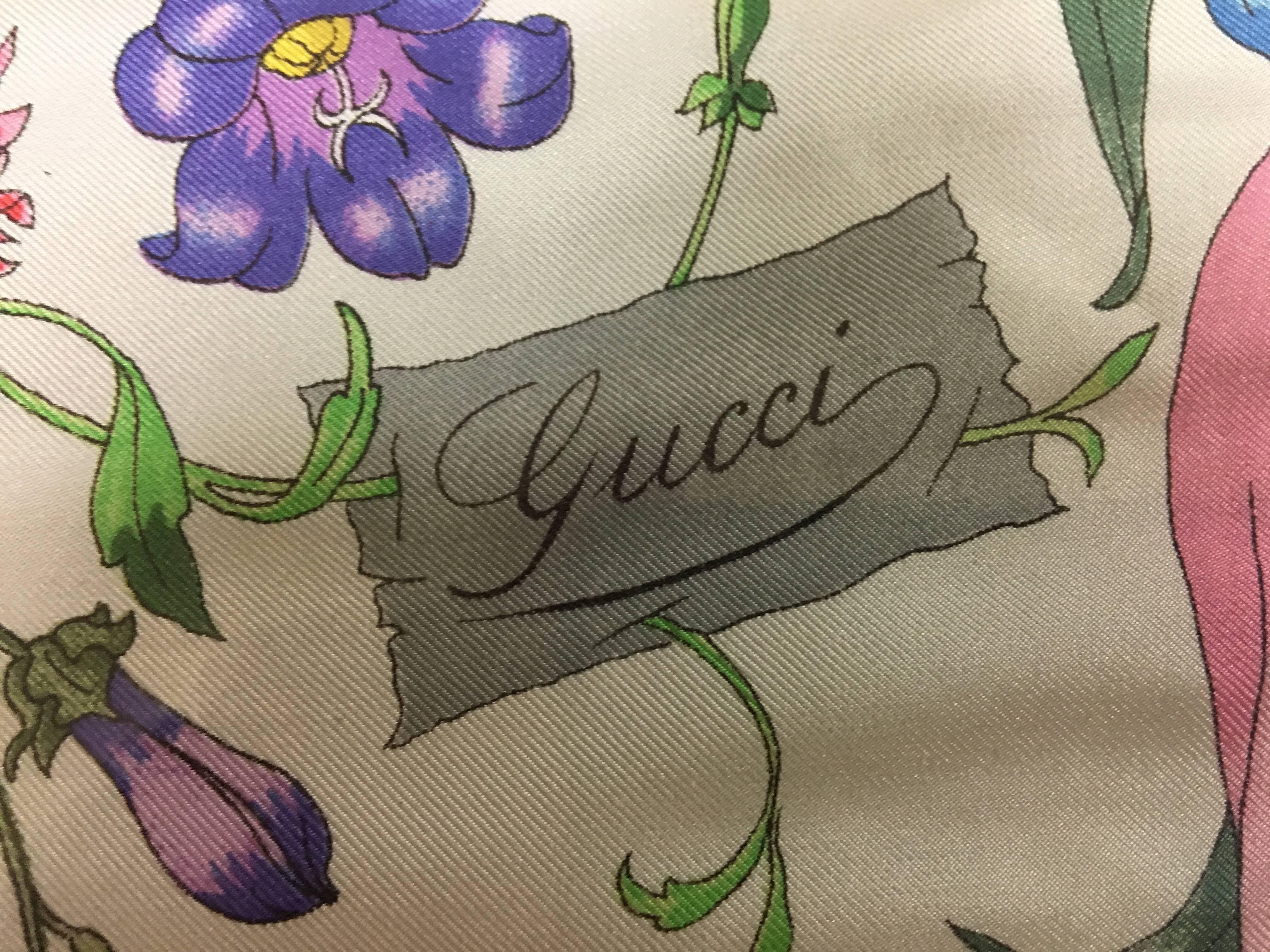 Hollywood Regency Authentic Gucci Hand Rolled Silk Scarf by Accornero with Original Box