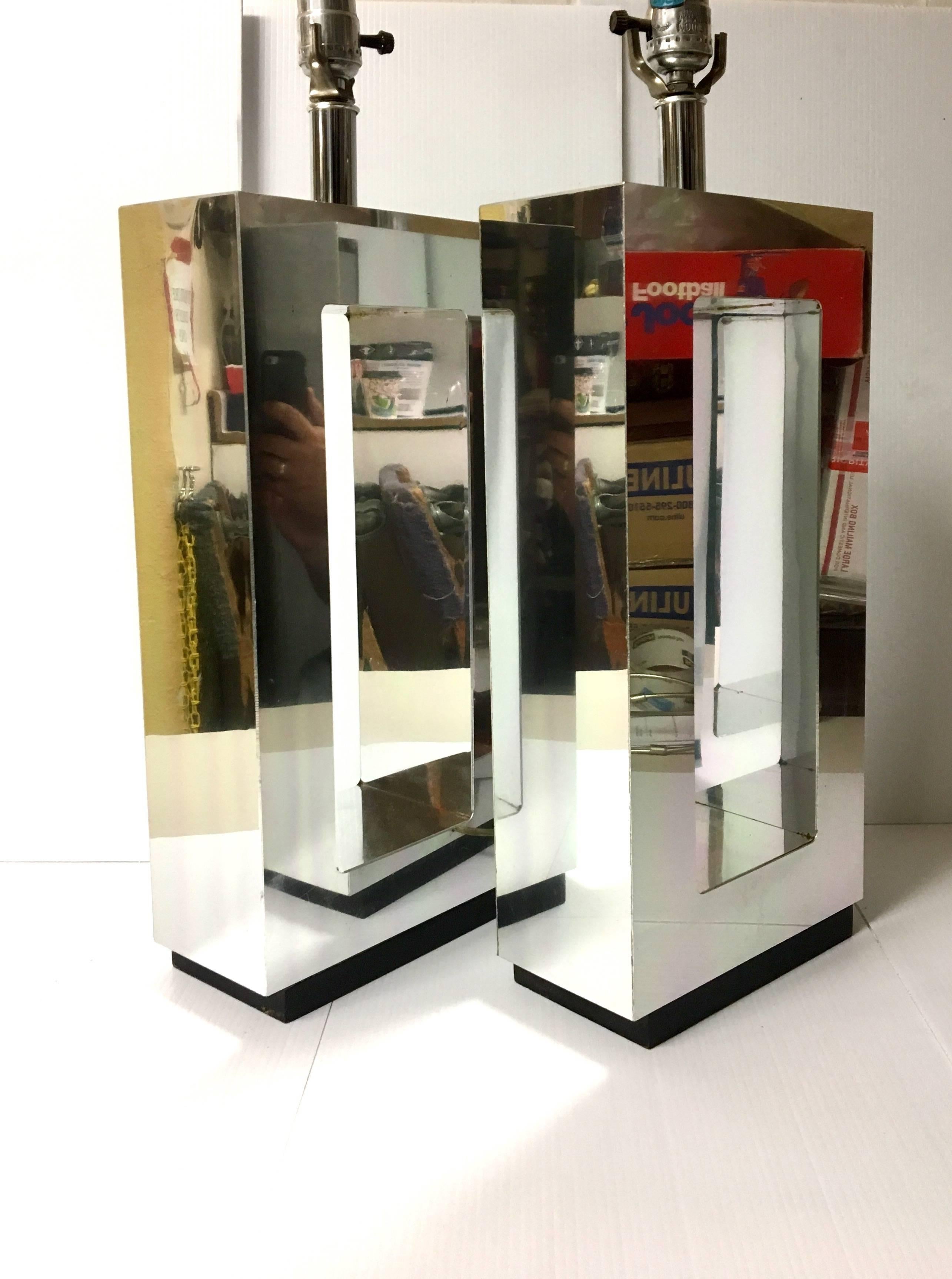 Space Age Pair of Mirrored Geometric Table Lamps in the Style of Milo Baughman, 1970s For Sale