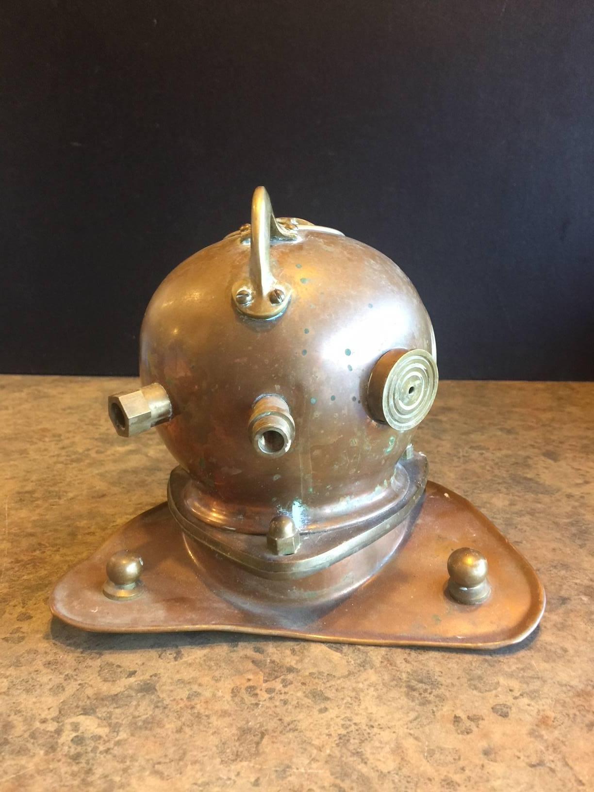 Vintage Copper, Brass & Glass Authentic Diver's Helmet Model In Good Condition In San Diego, CA