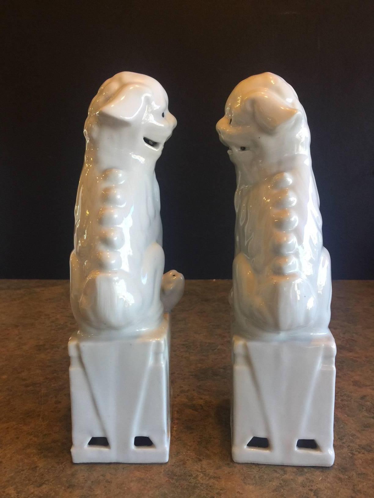 Chinese Pair of Midcentury Ceramic Foo Dogs / Bookends