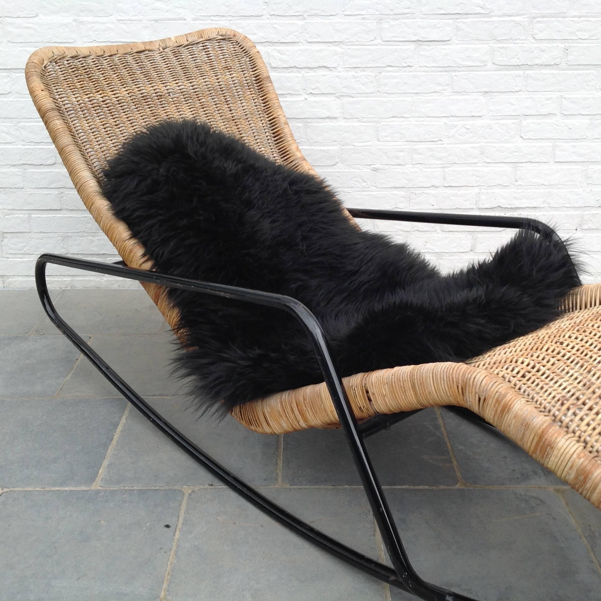 Lacquered Very Rare Rocking Chaise Longue in Cane by Dirk Van Sliedrecht