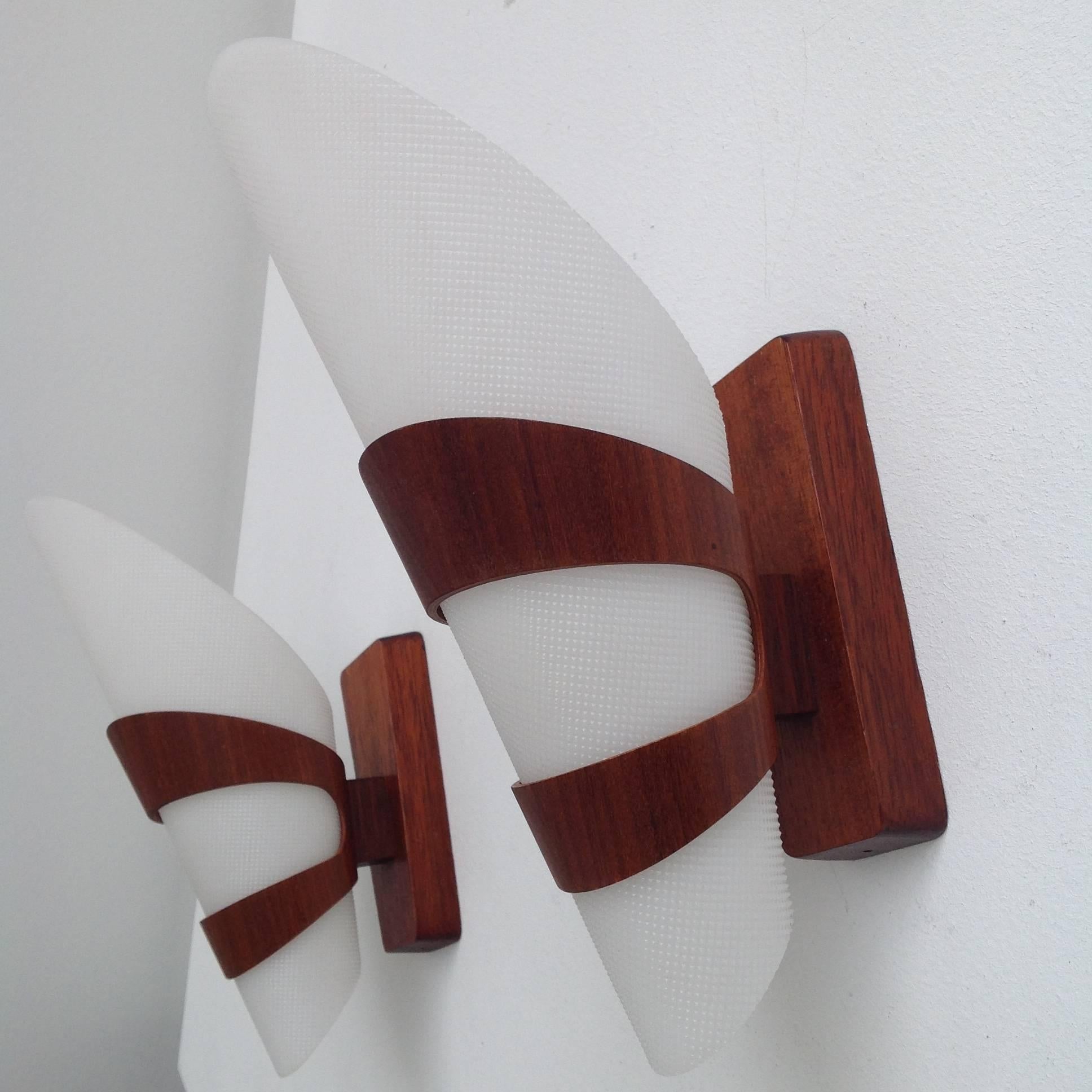 Two Wall Lamps Complete Made of Teak Wood In Excellent Condition For Sale In Brussels, BE