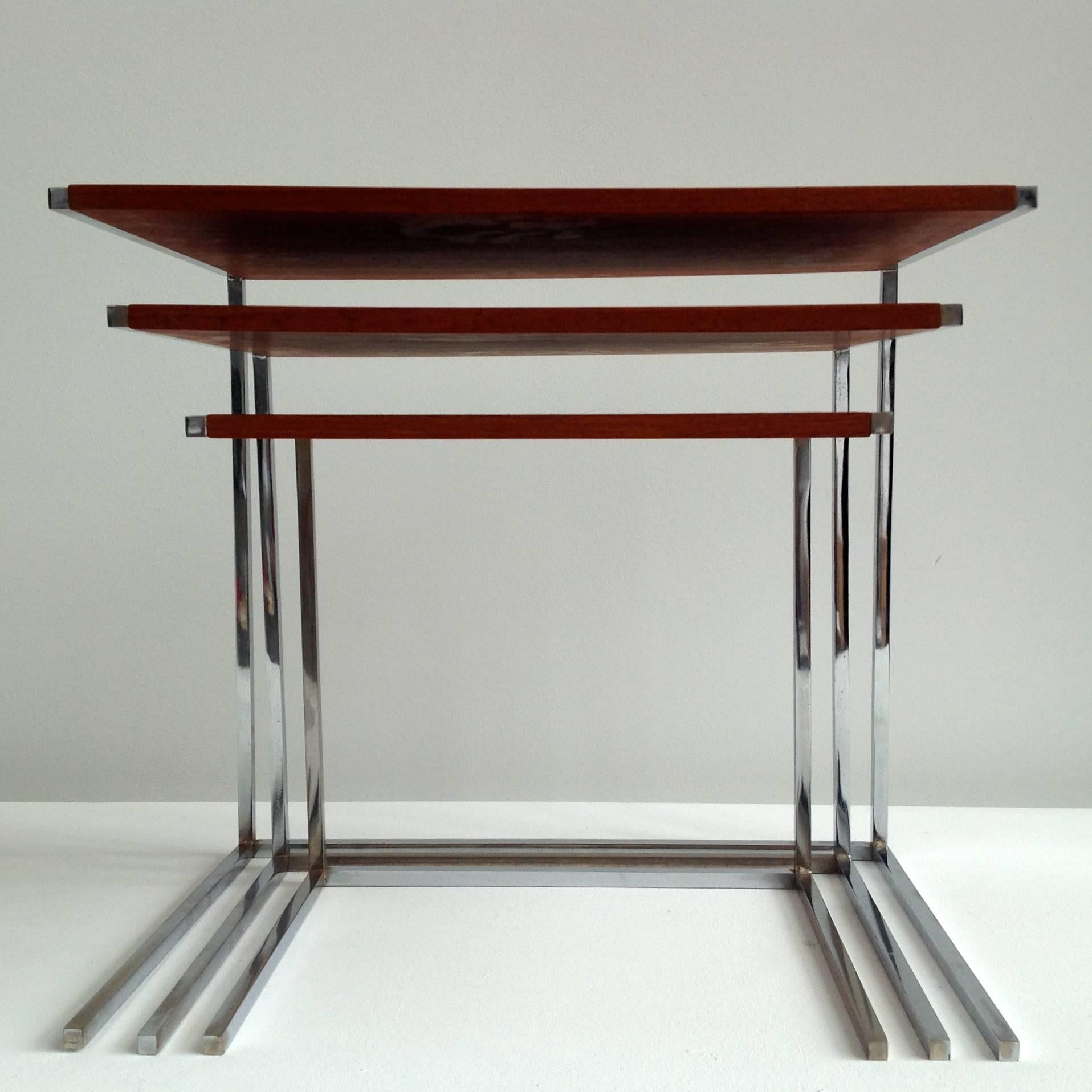Very Nice and Rare Nesting Side Tables, Anno, 1960 In Good Condition For Sale In Brussels, BE