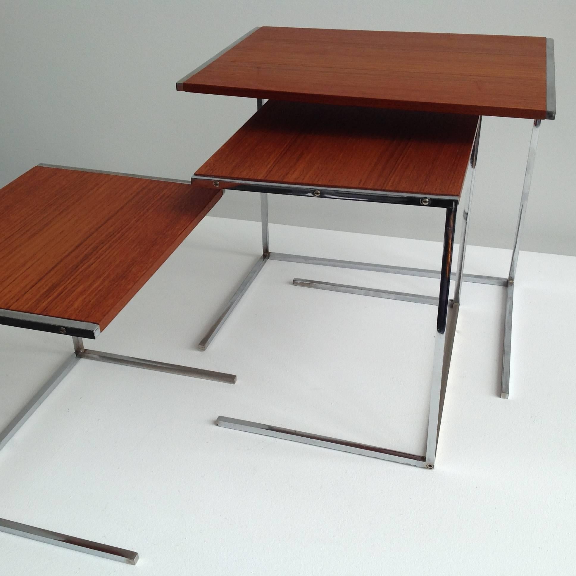 Very Nice and Rare Nesting Side Tables, Anno, 1960 For Sale 3