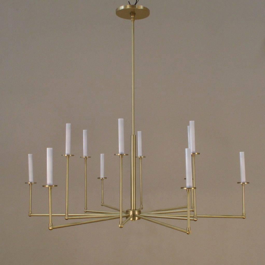 12 Light Brass Chandelier In New Condition For Sale In Encinitas, CA