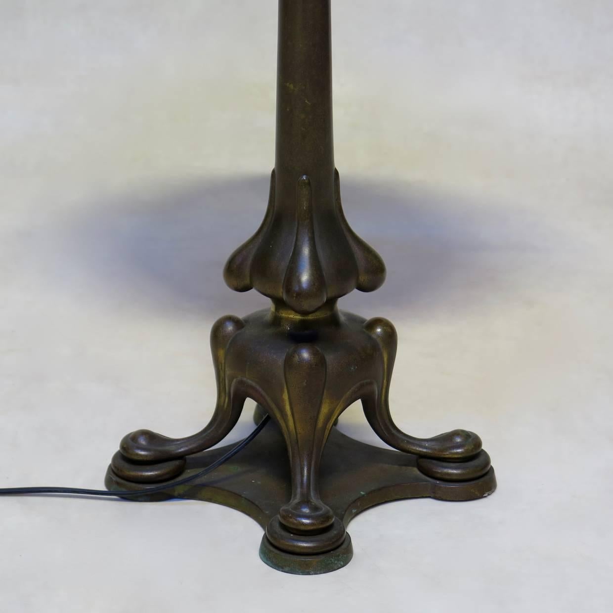 Solid Bronze Art Nouveau Table Lamp France, circa 1900 For Sale 1