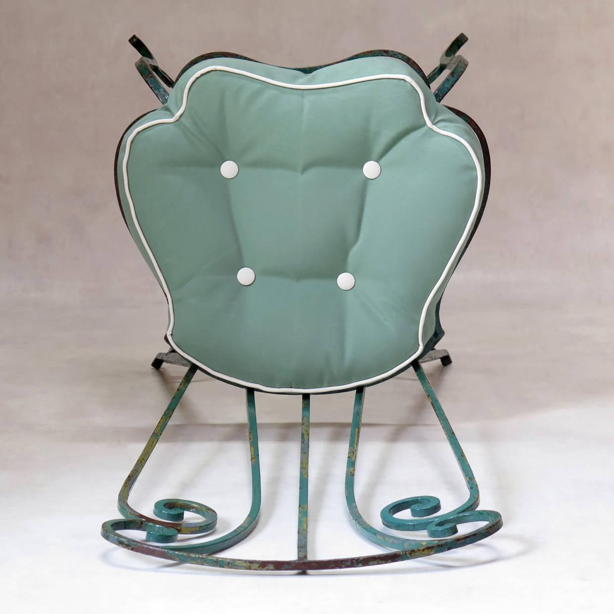 Set of Seven Art Nouveau Iron Chairs with Flower Seats, France, circa 1920s For Sale 5