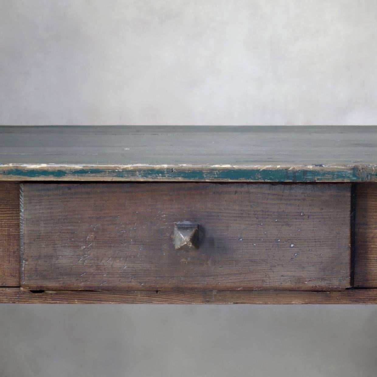 French 19th Century Rustic Pinewood Table For Sale 2