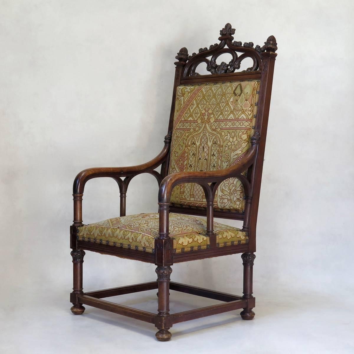 Großes Paar Sessel im gotischen Stil, Frankreich, 19. Jahrhundert (Neugotik) im Angebot