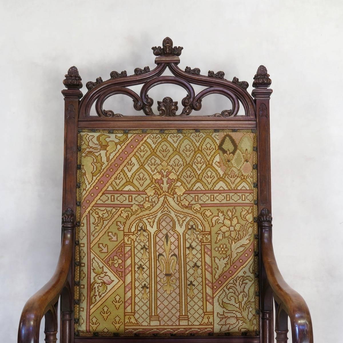 XIXe siècle Grande paire de fauteuils de style gothique, France, 19ème siècle en vente