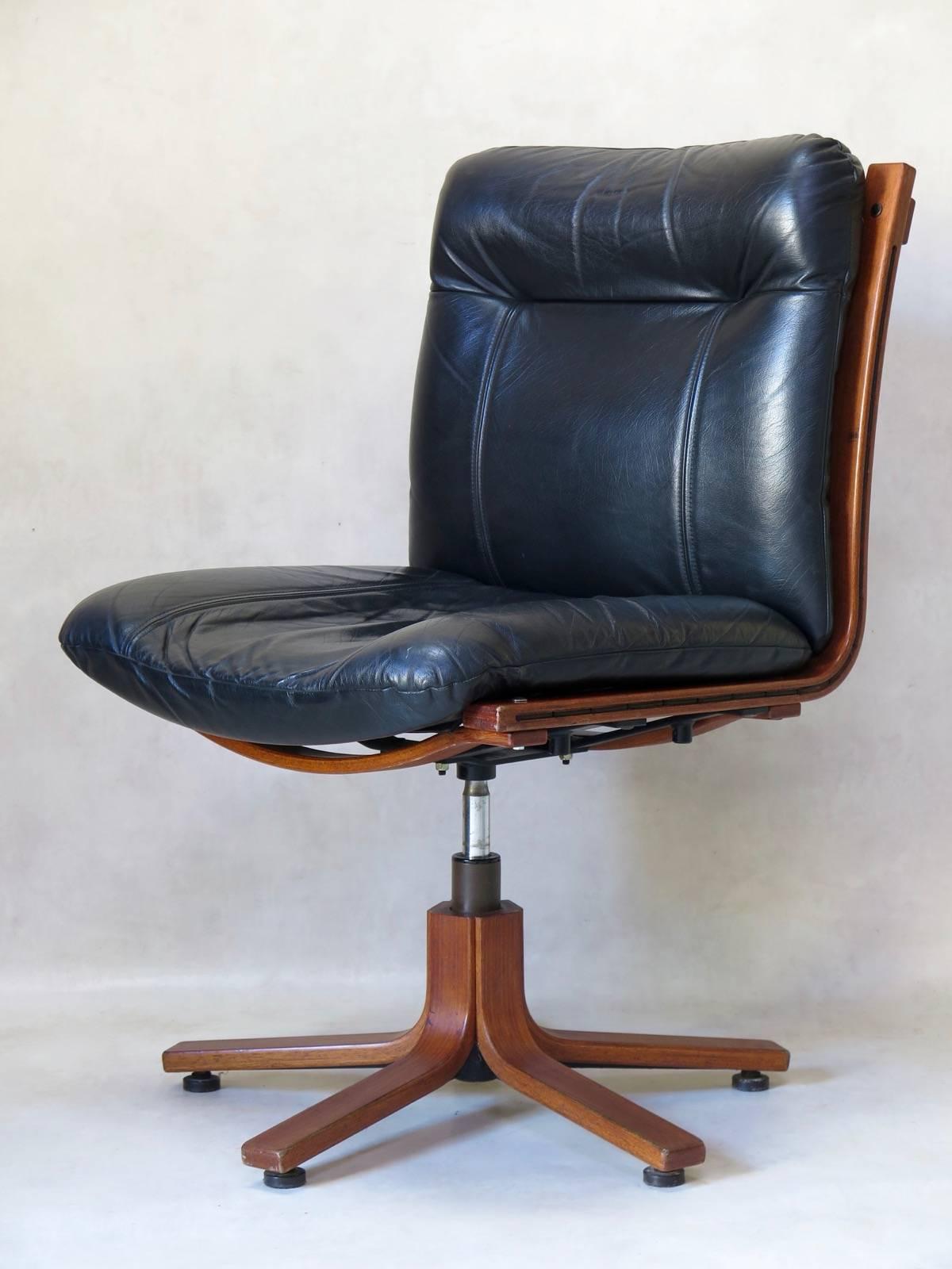 Mid-Century Modern Pair of Scandinavian Leather and Plywood Desk Chairs, circa 1960s