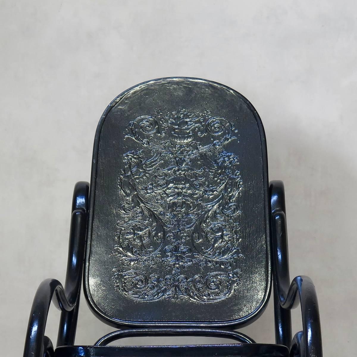 Rocking Chair aus Bugholz, Thonet zugeschrieben, frühes 20. Jahrhundert (Österreichisch) im Angebot