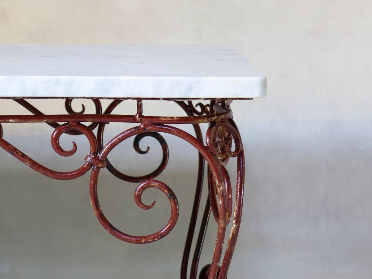 20th Century French 1950s Iron and Marble Coffee Table For Sale