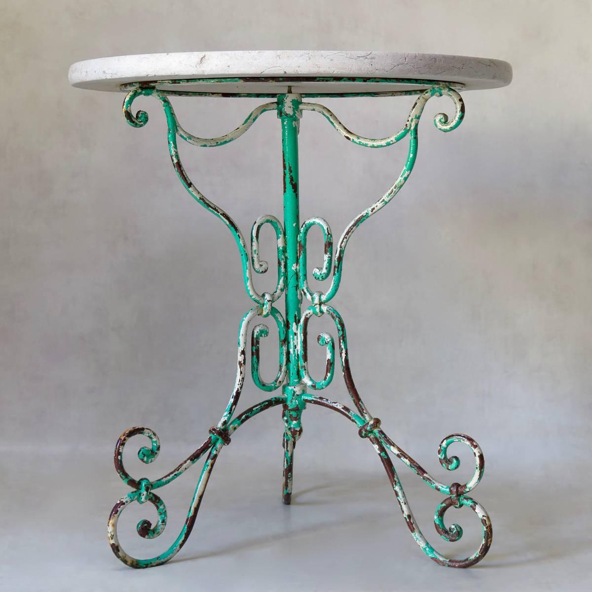 Painted Wrought Iron and Marble Gueridon Table, France, circa 1920s In Distressed Condition For Sale In Isle Sur La Sorgue, Vaucluse